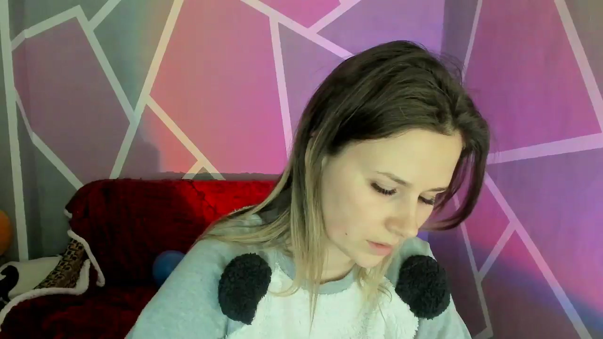 Gallery image thumbnail from Sexy_Ukr's myfreecams stream on, 03/27/2024, 19:13 image 3 of 20