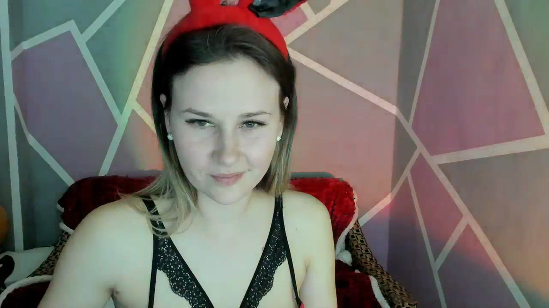 Gallery image thumbnail from Sexy_Ukr's myfreecams stream on, 03/31/2024, 18:40 image 14 of 20