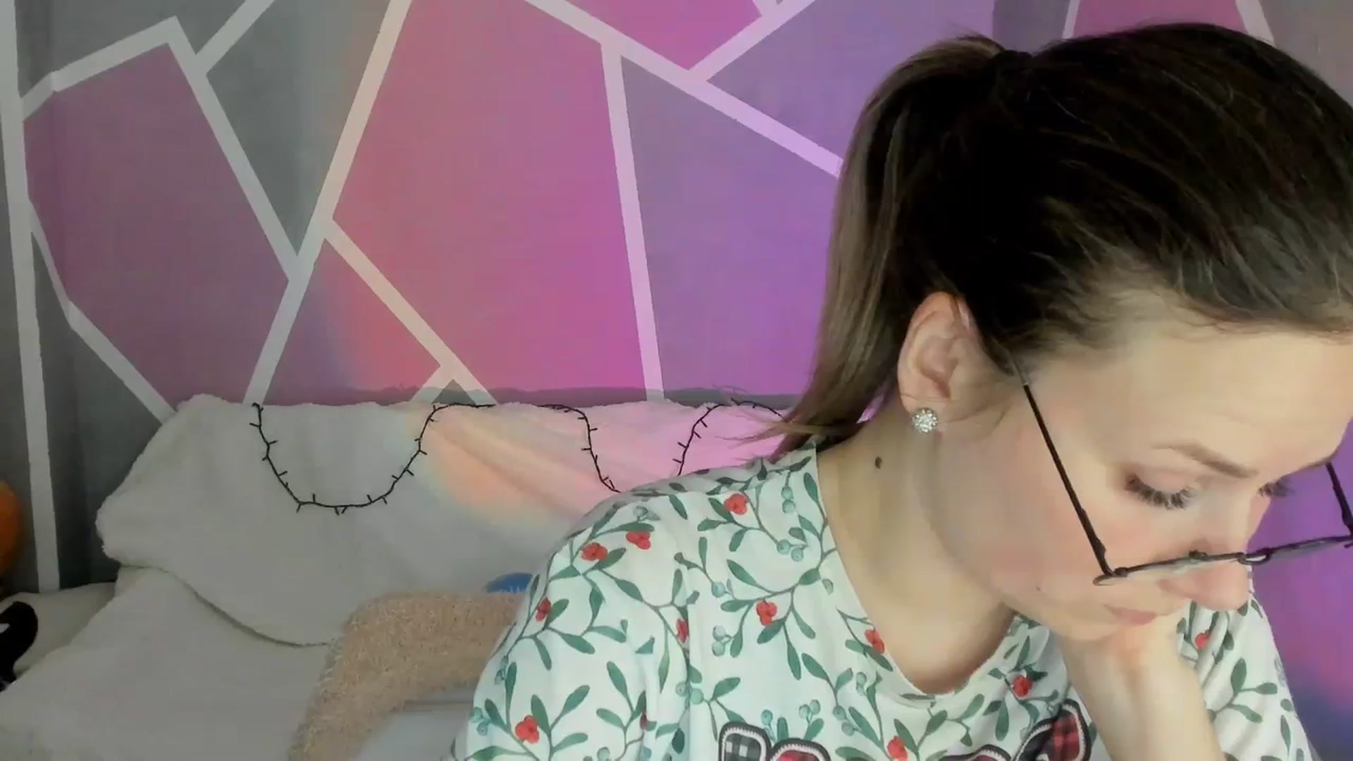 Gallery image thumbnail from Sexy_Ukr's myfreecams stream on, 04/06/2024, 16:07 image 11 of 20