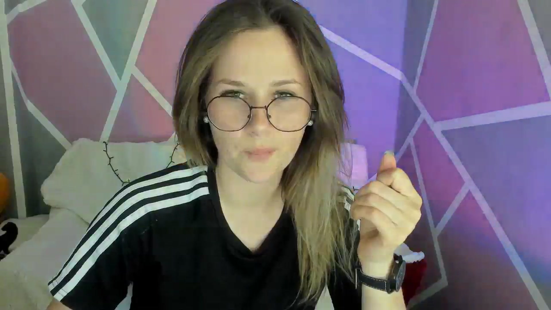 Gallery image thumbnail from Sexy_Ukr's myfreecams stream on, 04/08/2024, 18:13 image 5 of 20