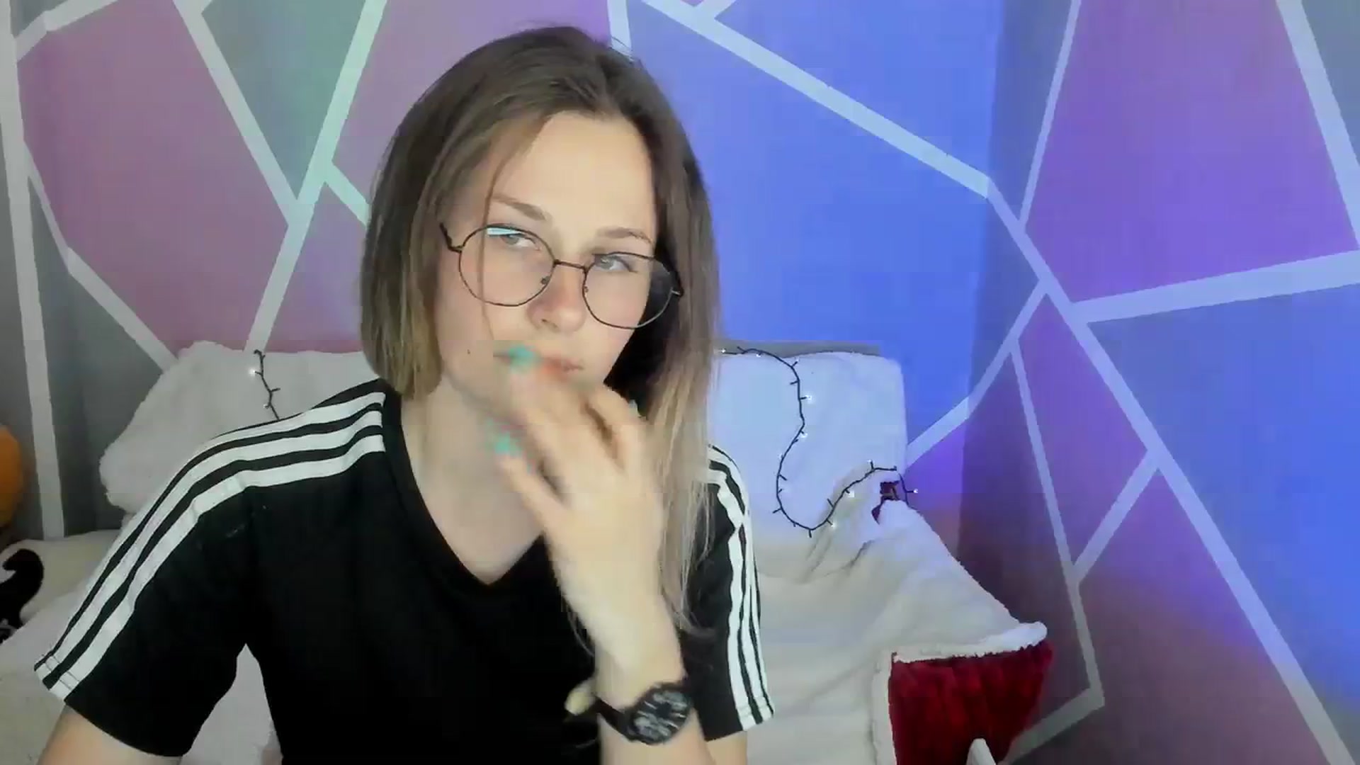 Gallery image thumbnail from Sexy_Ukr's myfreecams stream on, 04/08/2024, 18:13 image 17 of 20