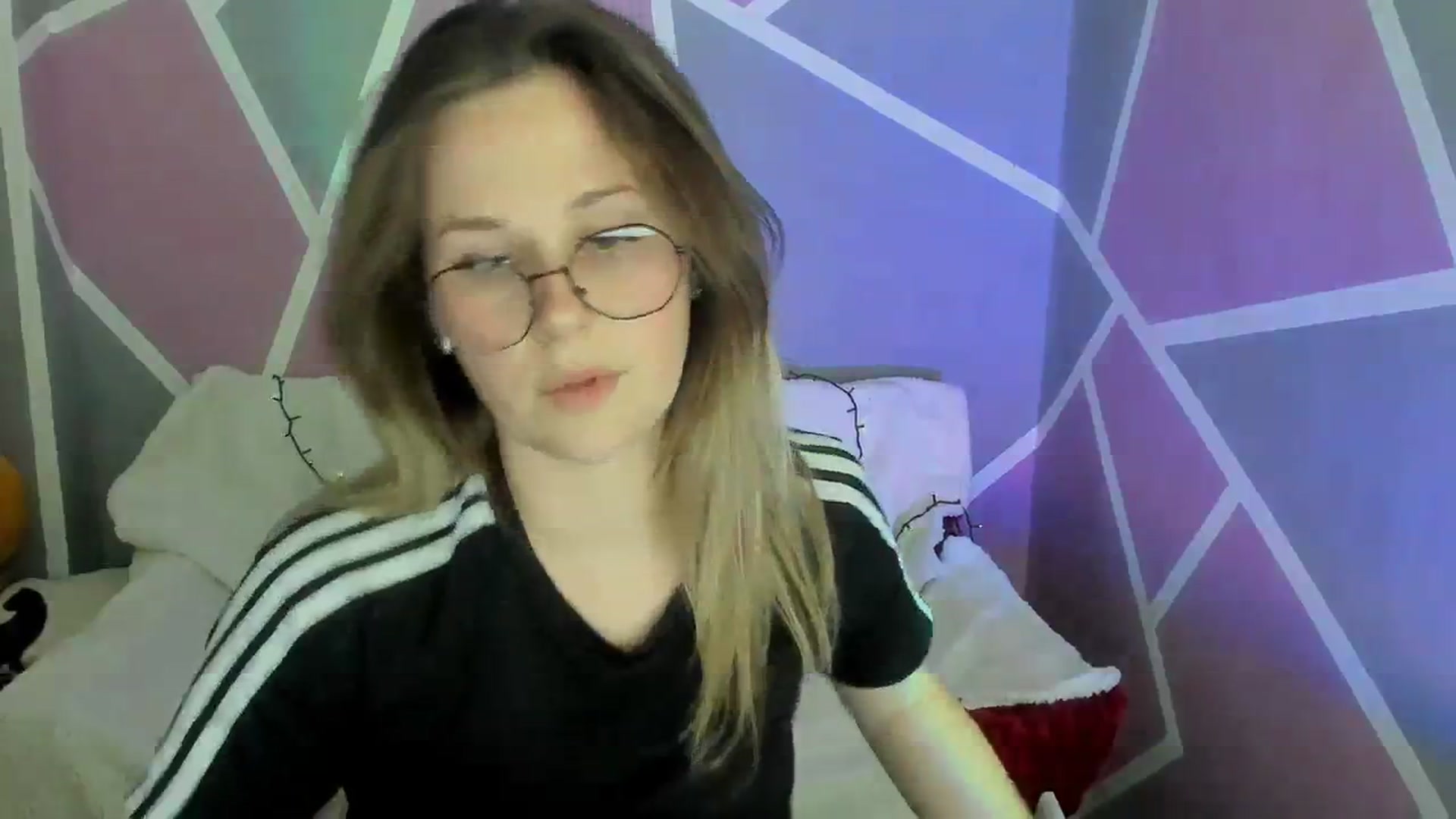 Gallery image thumbnail from Sexy_Ukr's myfreecams stream on, 04/08/2024, 18:13 image 20 of 20