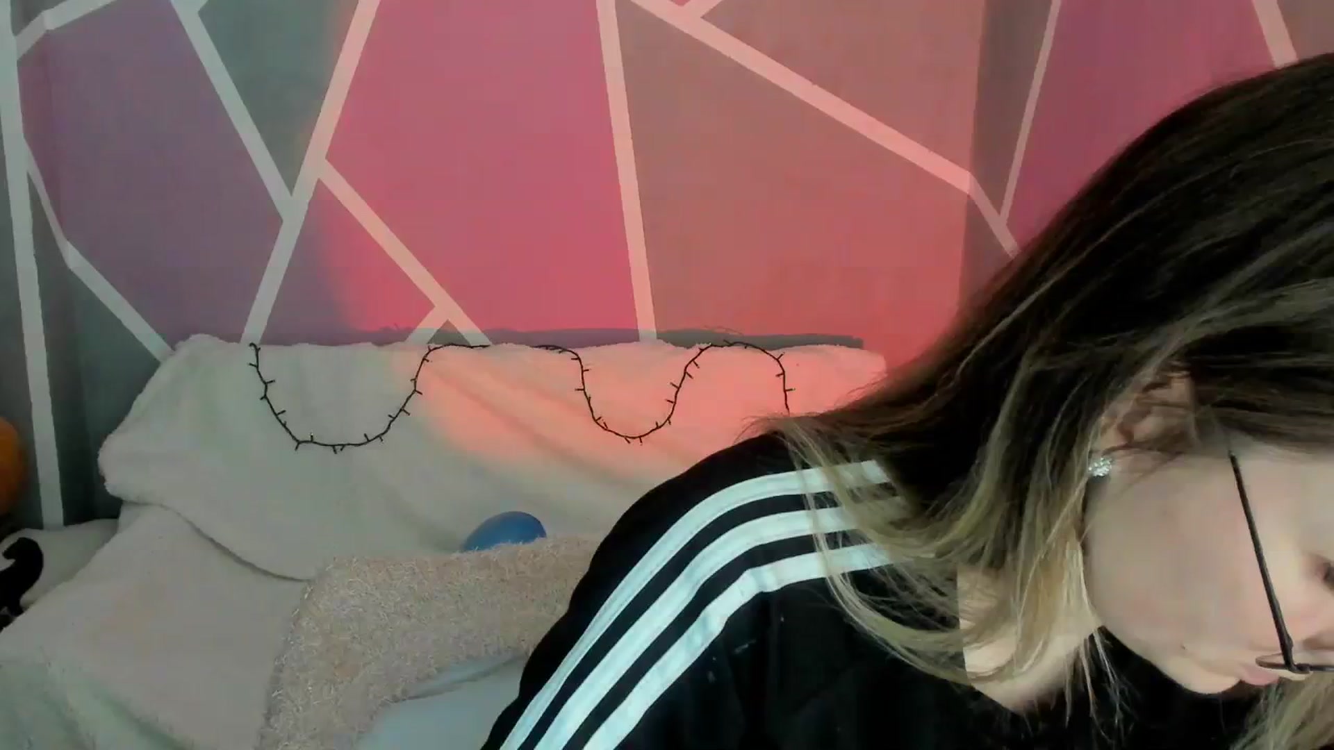 Gallery image thumbnail from Sexy_Ukr's myfreecams stream on, 04/08/2024, 18:13 image 13 of 20
