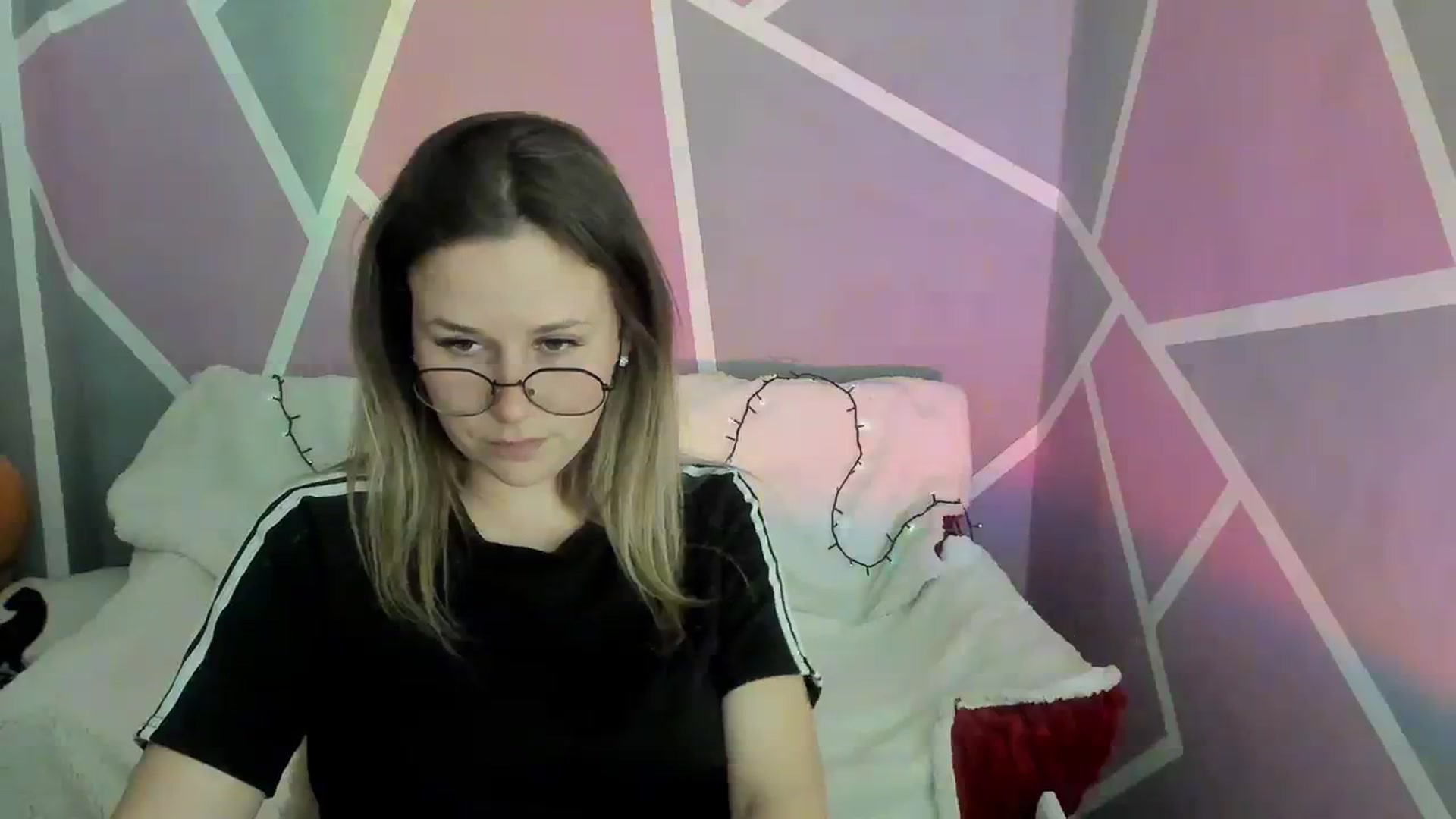 Gallery image thumbnail from Sexy_Ukr's myfreecams stream on, 04/08/2024, 18:13 image 10 of 20