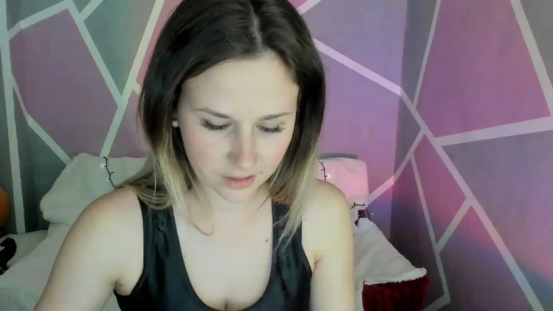 Gallery image thumbnail from Sexy_Ukr's myfreecams stream on, 04/09/2024, 18:49 image 9 of 20