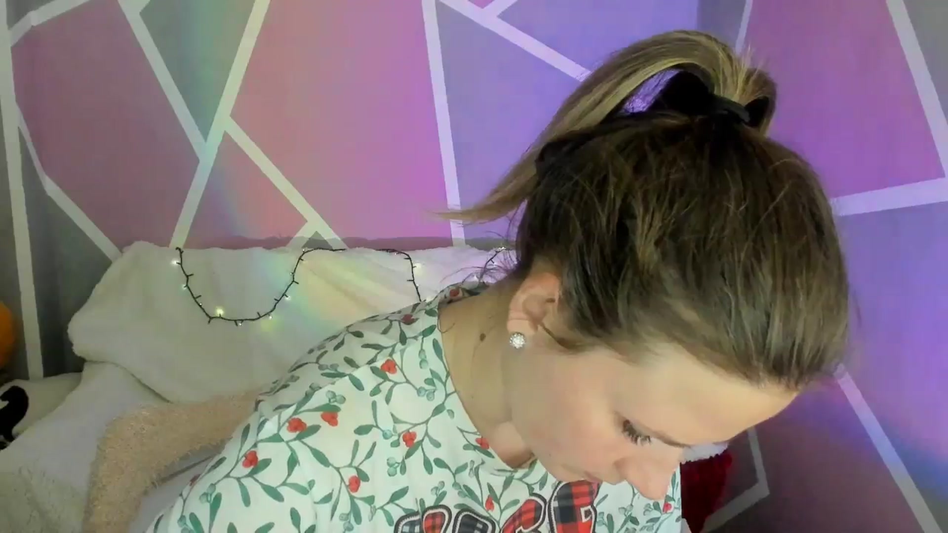 Gallery image thumbnail from Sexy_Ukr's myfreecams stream on, 04/11/2024, 16:42 image 17 of 20