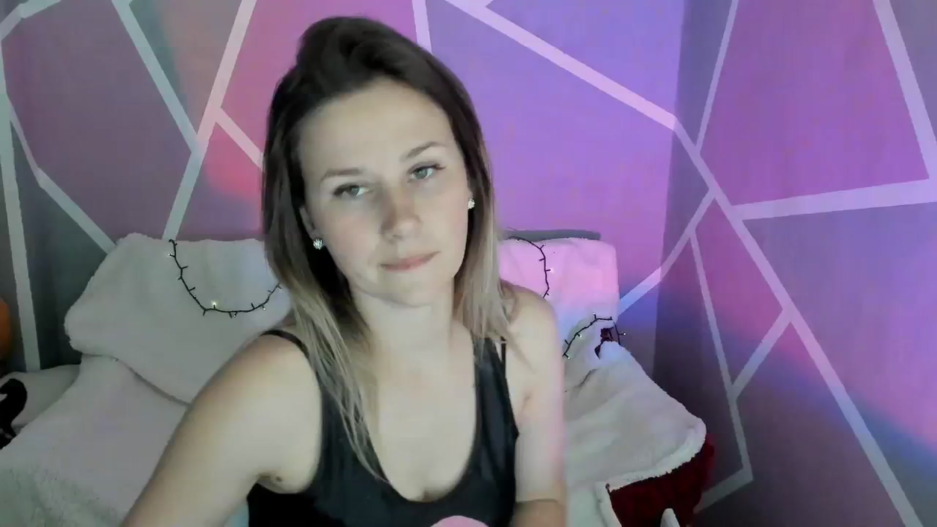 Gallery image thumbnail from Sexy_Ukr's myfreecams stream on, 04/14/2024, 16:25 image 8 of 20