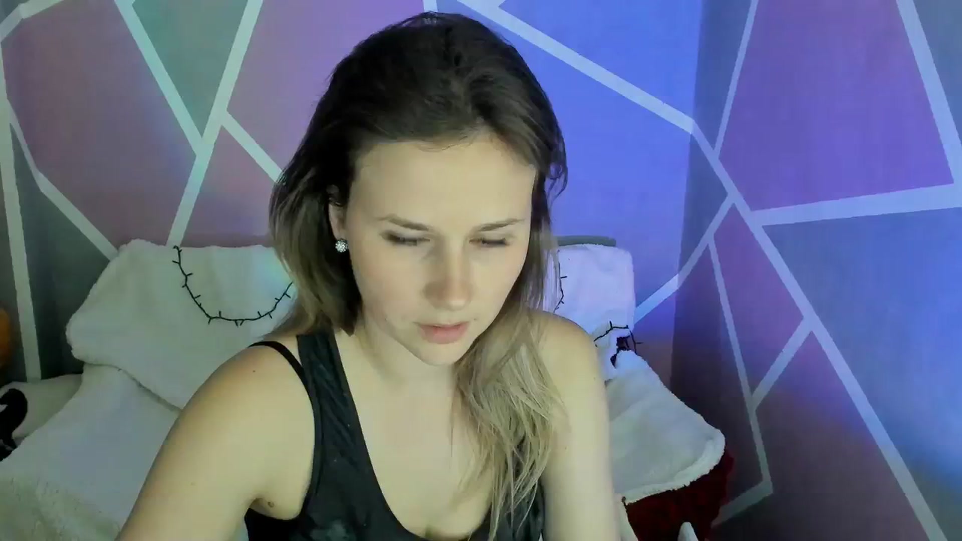 Gallery image thumbnail from Sexy_Ukr's myfreecams stream on, 04/14/2024, 16:25 image 13 of 20