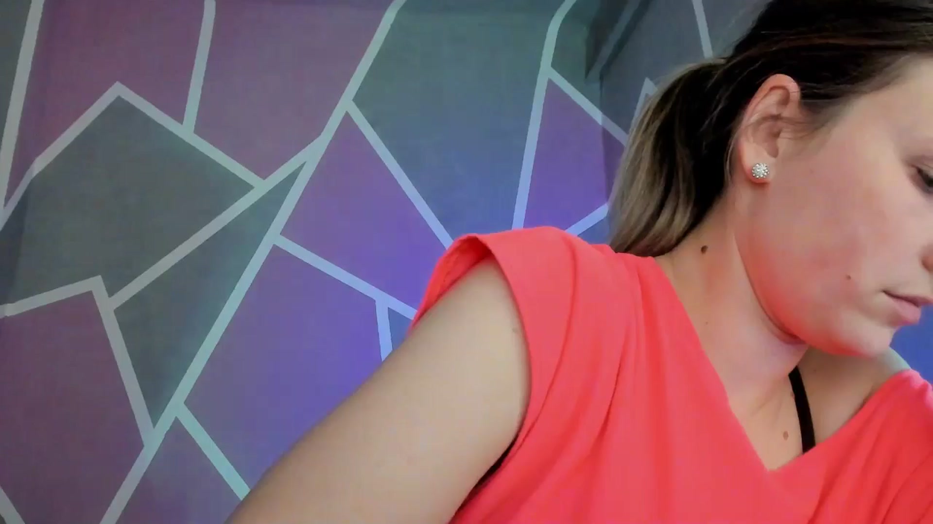 Gallery image thumbnail from Sexy_Ukr's myfreecams stream on, 04/16/2024, 17:40 image 16 of 20