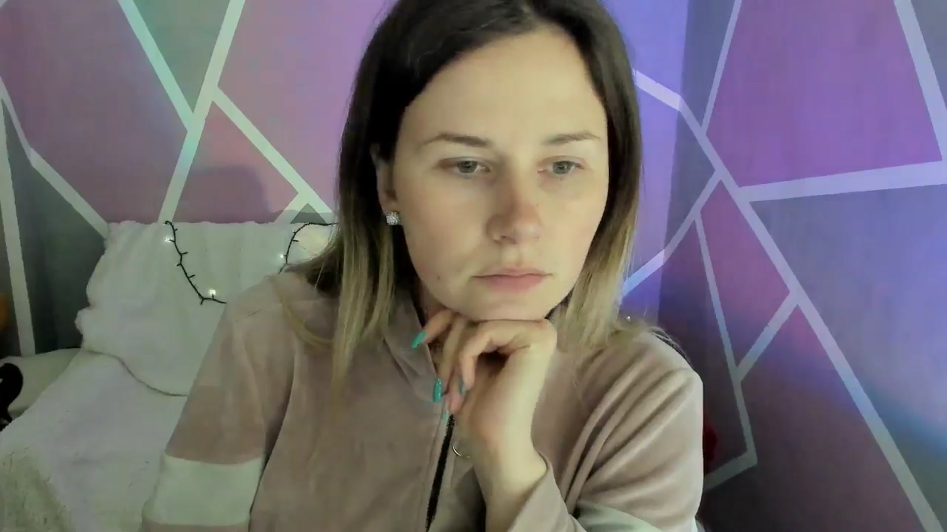 Gallery image thumbnail from Sexy_Ukr's myfreecams stream on, 04/21/2024, 16:31 image 4 of 20