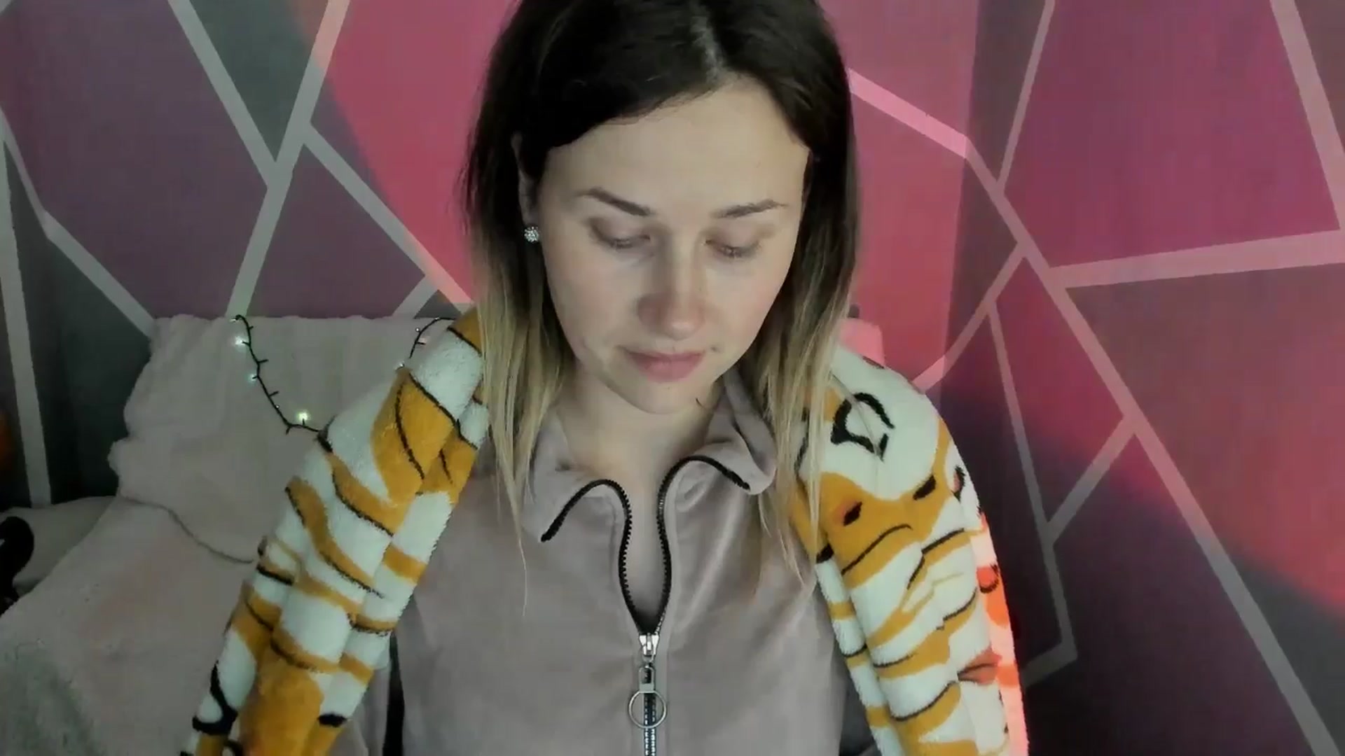 Gallery image thumbnail from Sexy_Ukr's myfreecams stream on, 04/21/2024, 16:31 image 14 of 20