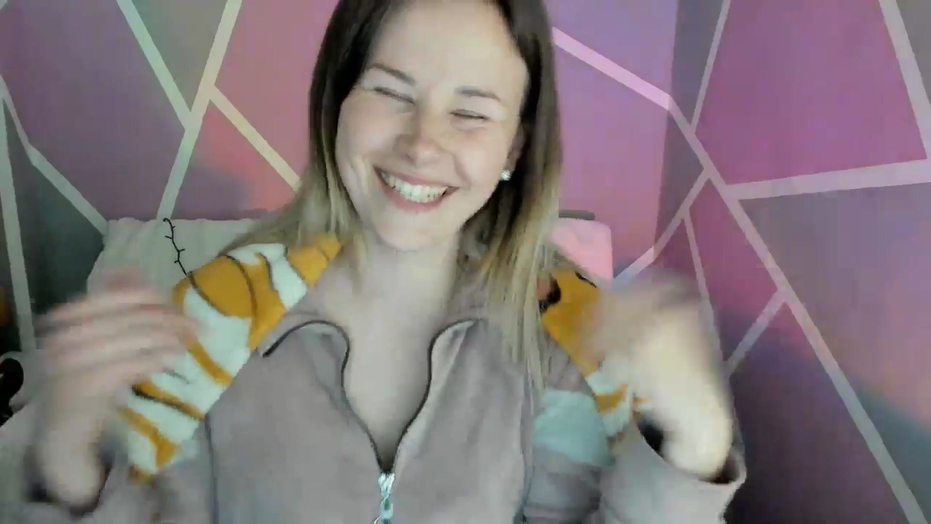 Gallery image thumbnail from Sexy_Ukr's myfreecams stream on, 04/21/2024, 16:31 image 20 of 20