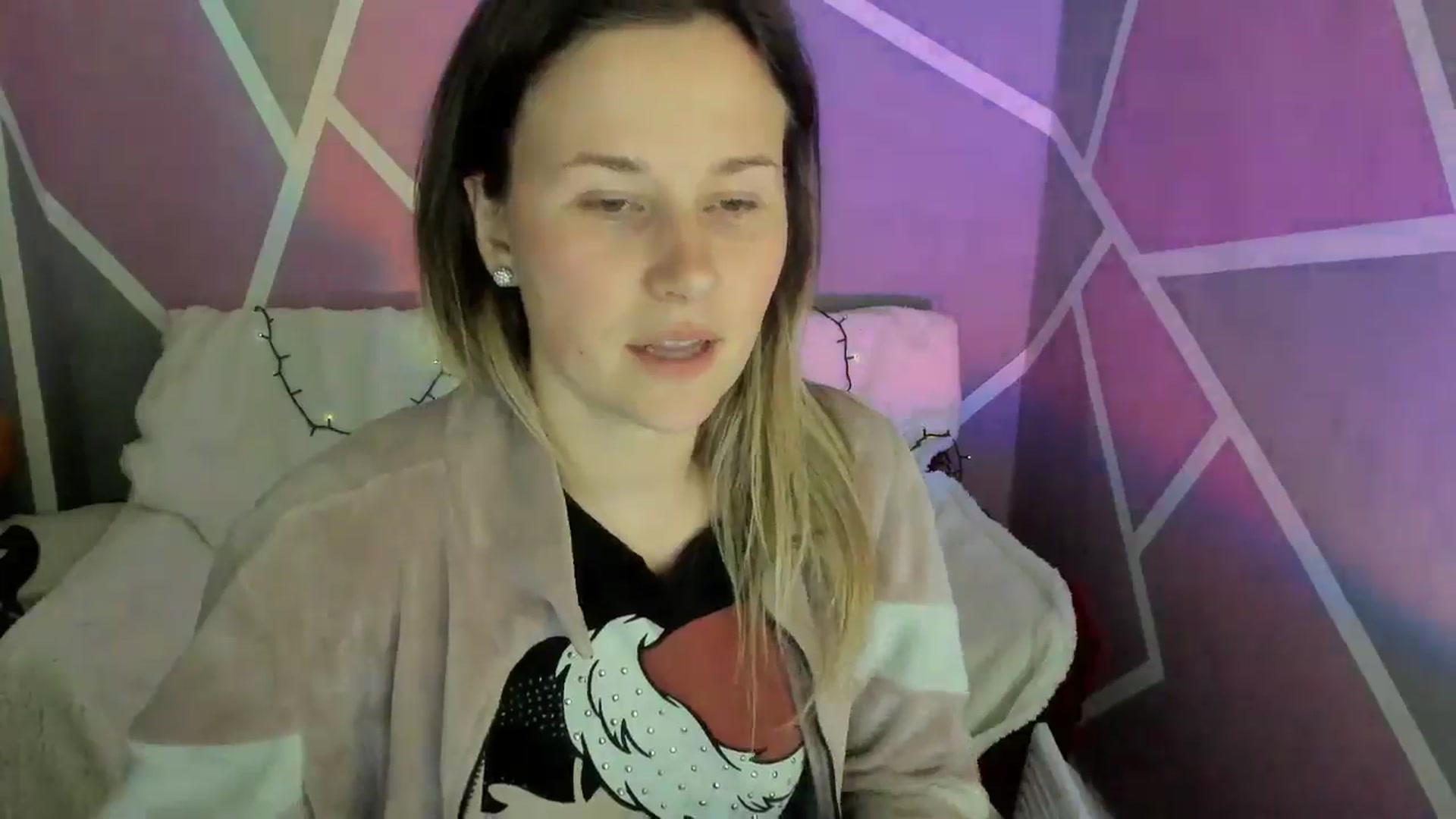 Gallery image thumbnail from Sexy_Ukr's myfreecams stream on, 04/22/2024, 19:52 image 4 of 20
