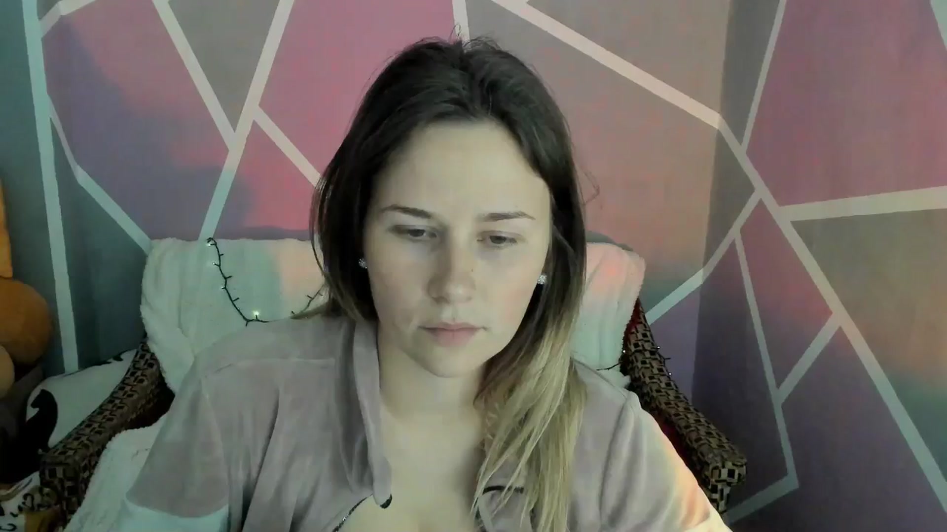 Gallery image thumbnail from Sexy_Ukr's myfreecams stream on, 05/10/2024, 19:32 image 16 of 20