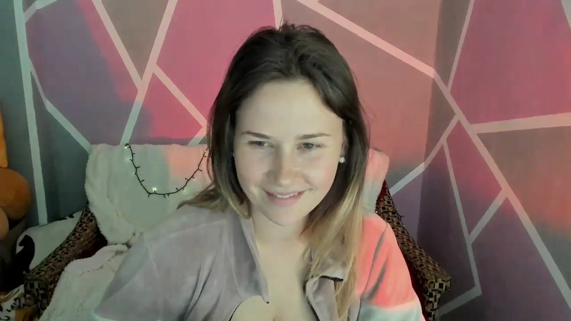 Gallery image thumbnail from Sexy_Ukr's myfreecams stream on, 05/10/2024, 19:32 image 17 of 20