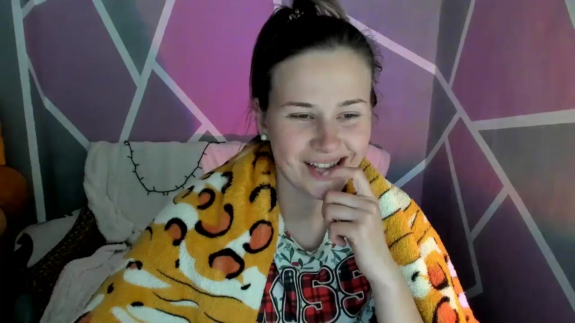 Gallery image thumbnail from Sexy_Ukr's myfreecams stream on, 05/13/2024, 18:39 image 14 of 20
