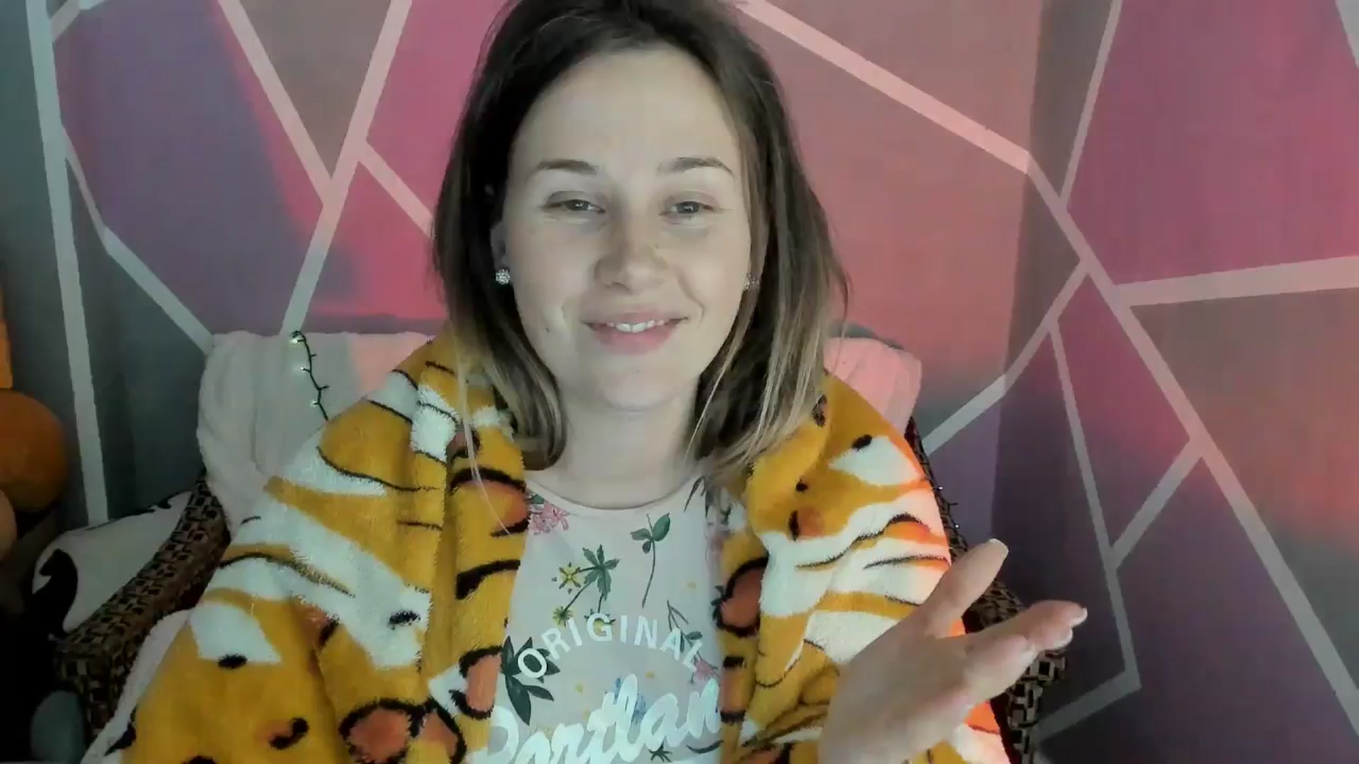 Gallery image thumbnail from Sexy_Ukr's myfreecams stream on, 05/15/2024, 16:40 image 17 of 20