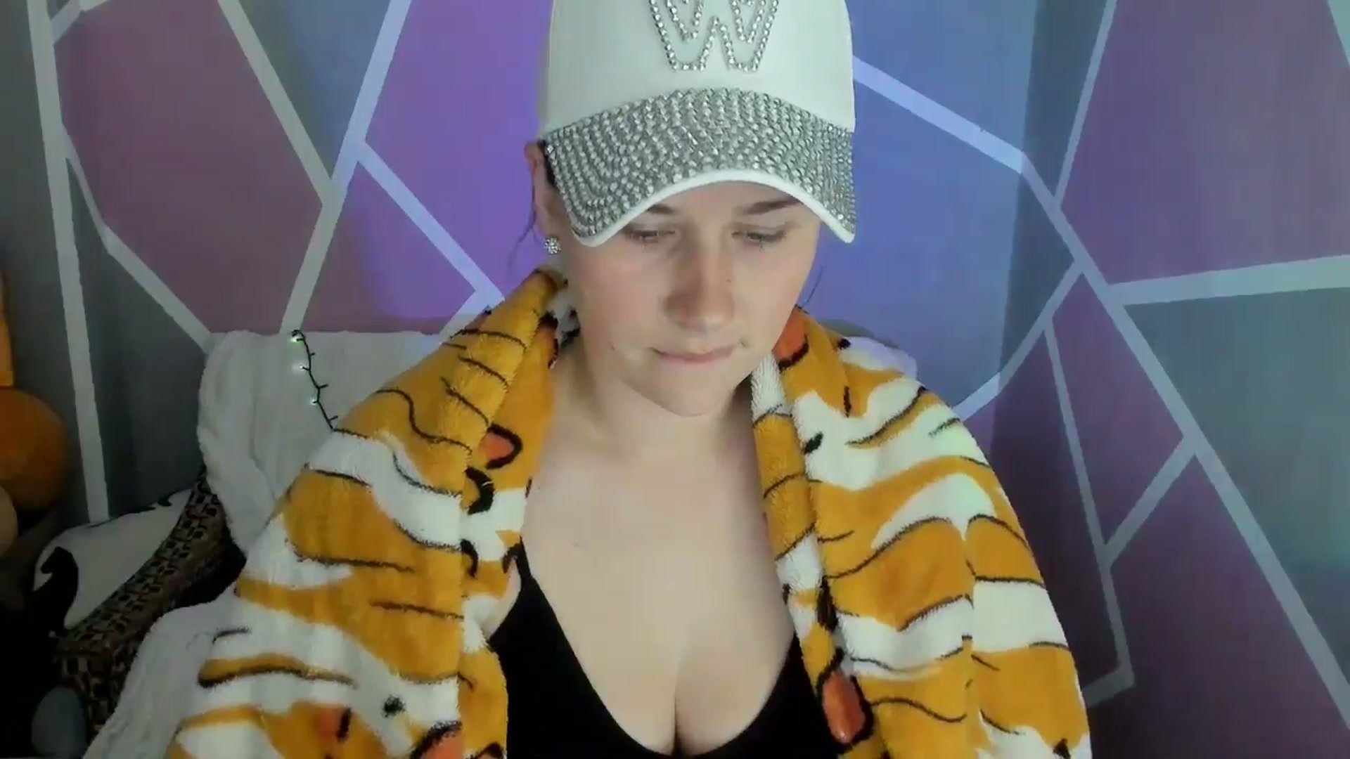Gallery image thumbnail from Sexy_Ukr's myfreecams stream on, 05/18/2024, 17:12 image 18 of 20