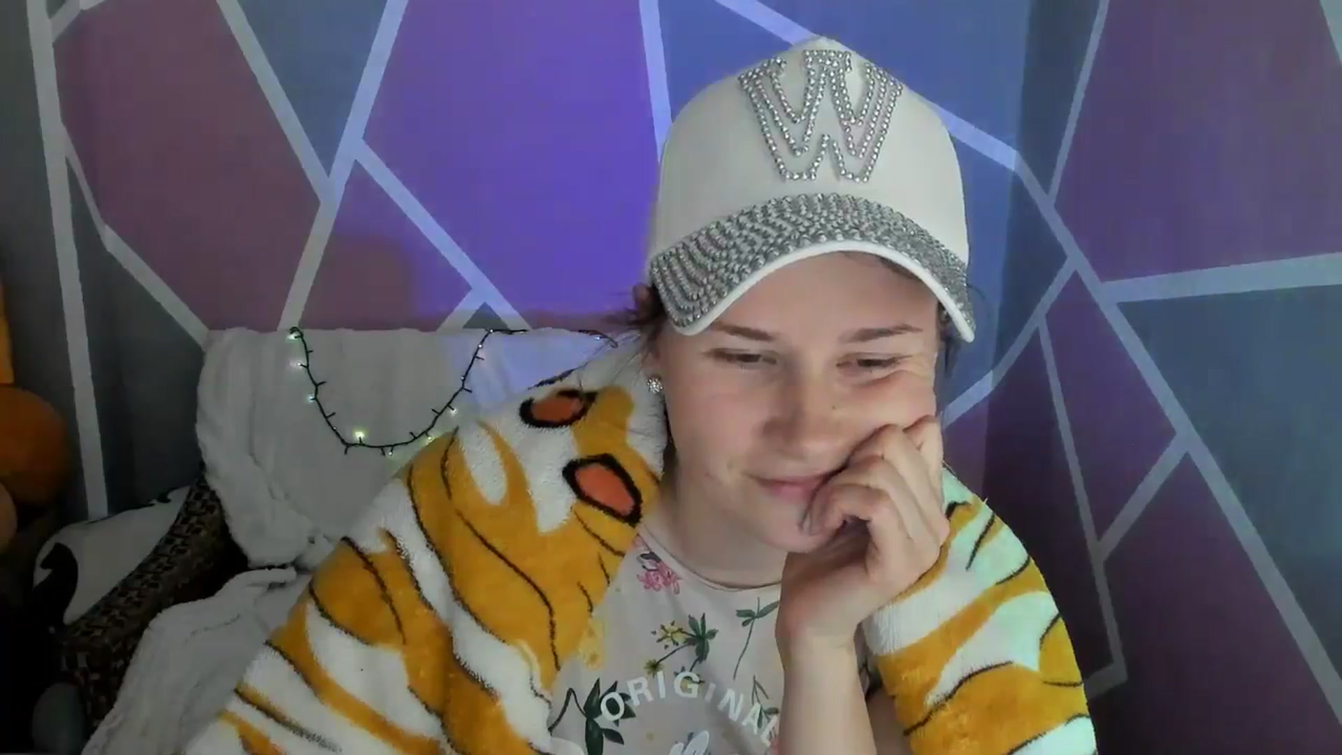 Gallery image thumbnail from Sexy_Ukr's myfreecams stream on, 05/18/2024, 17:12 image 10 of 20