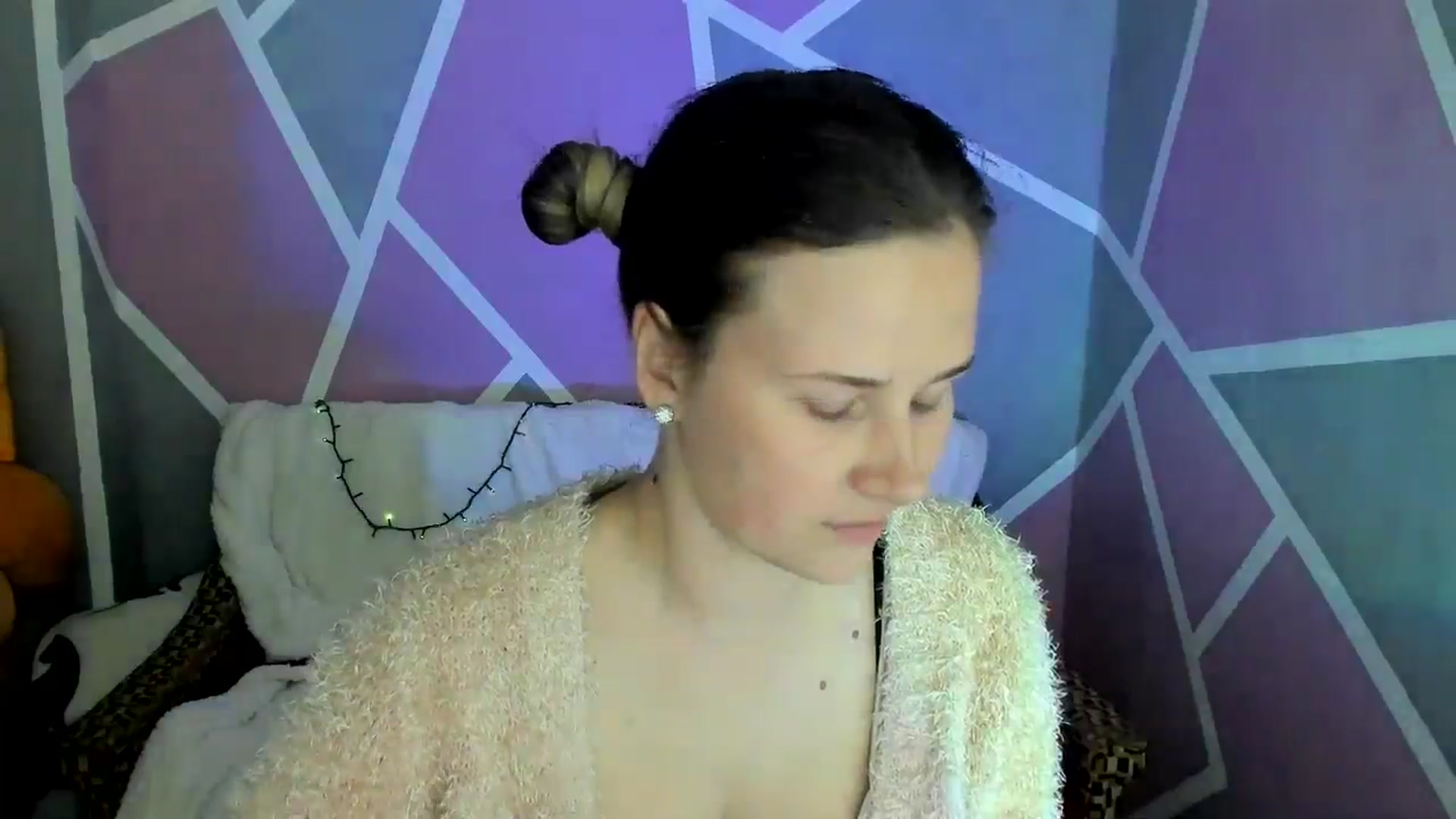 Gallery image thumbnail from Sexy_Ukr's myfreecams stream on, 05/19/2024, 16:16 image 17 of 20