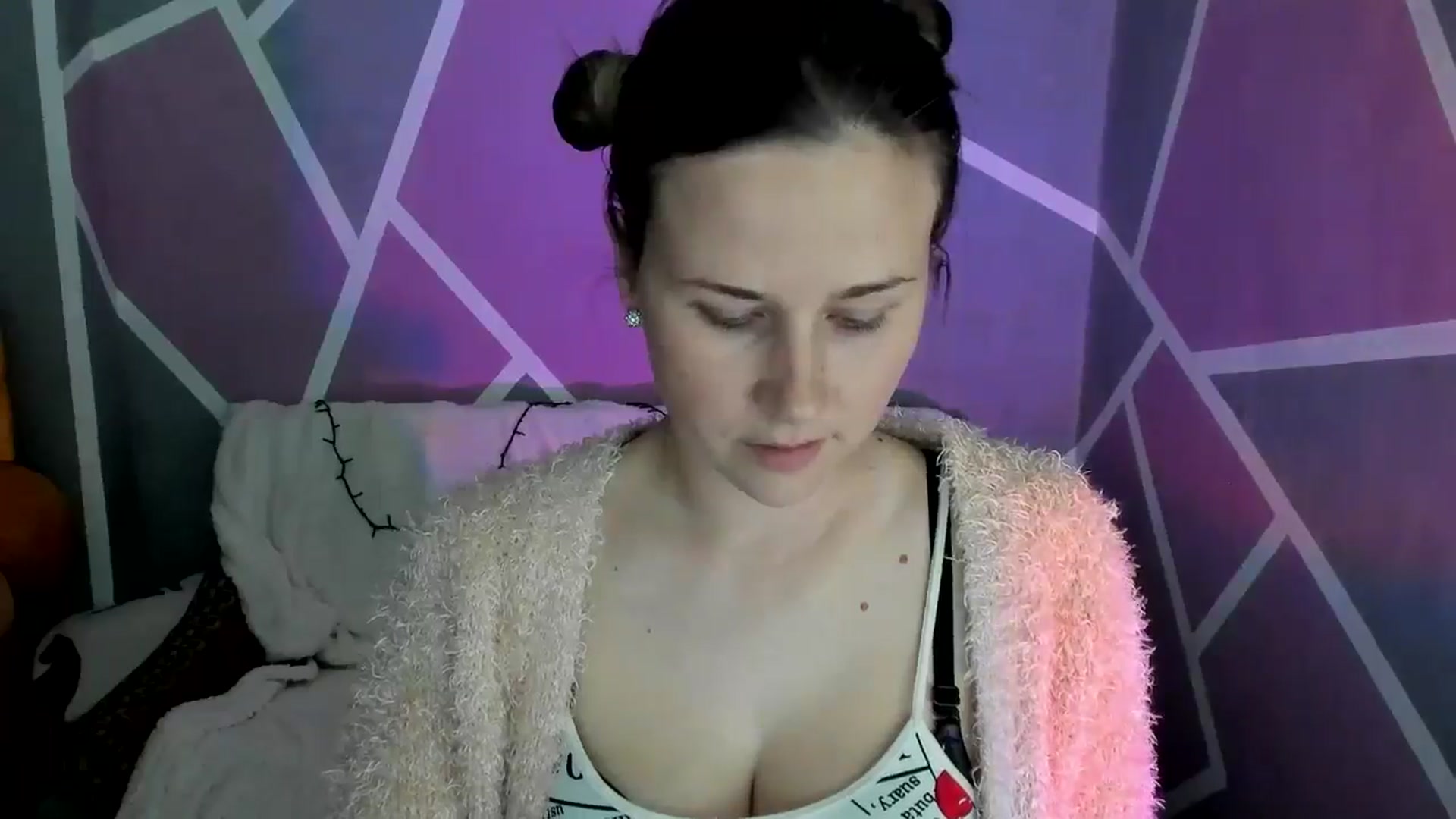 Gallery image thumbnail from Sexy_Ukr's myfreecams stream on, 05/19/2024, 16:16 image 16 of 20