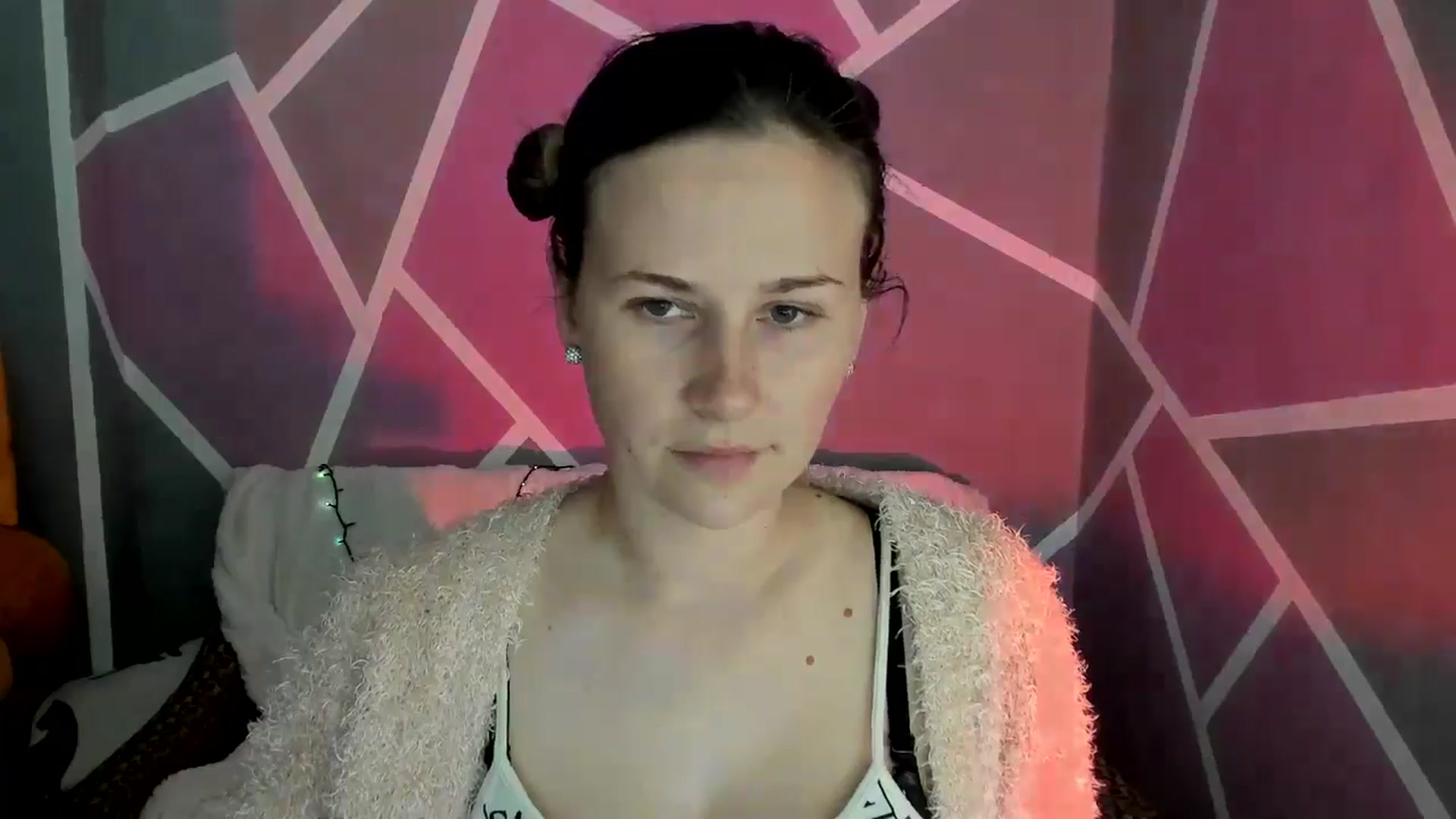 Gallery image thumbnail from Sexy_Ukr's myfreecams stream on, 05/19/2024, 16:16 image 3 of 20
