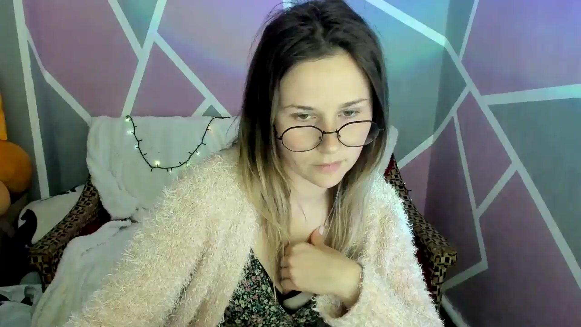 Gallery image thumbnail from Sexy_Ukr's myfreecams stream on, 05/22/2024, 16:18 image 4 of 20