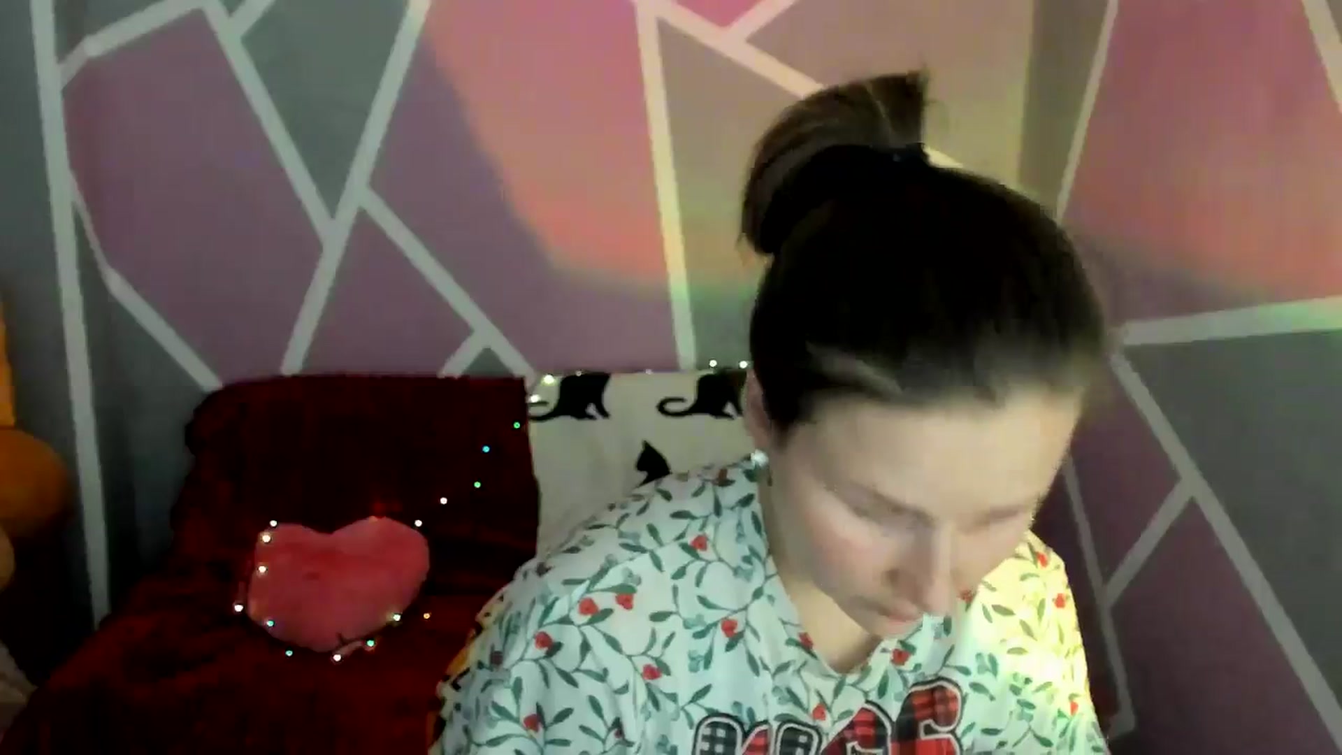Gallery image thumbnail from Sexy_Ukr's myfreecams stream on, 05/31/2024, 18:25 image 15 of 20