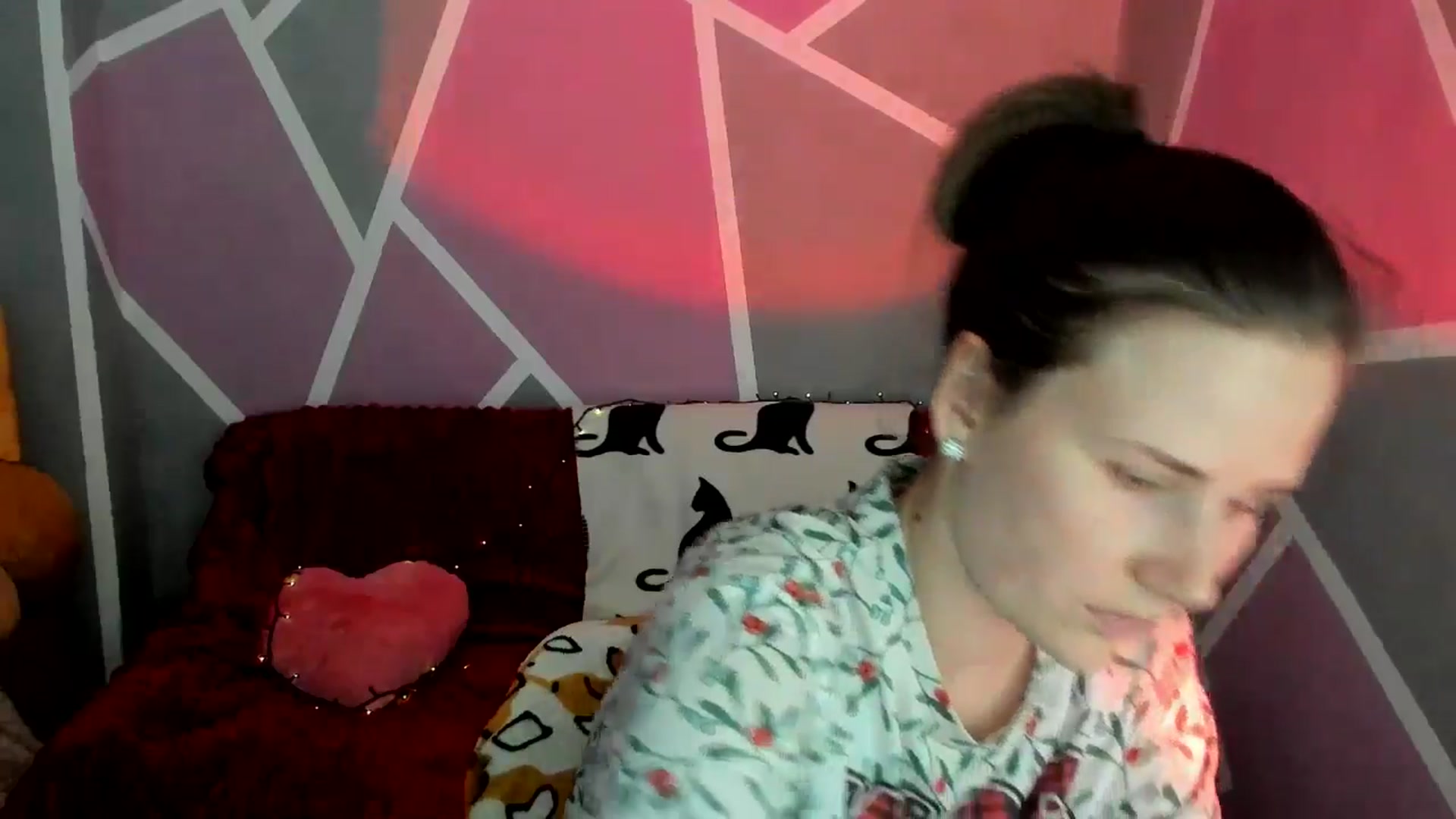 Gallery image thumbnail from Sexy_Ukr's myfreecams stream on, 05/31/2024, 18:25 image 13 of 20