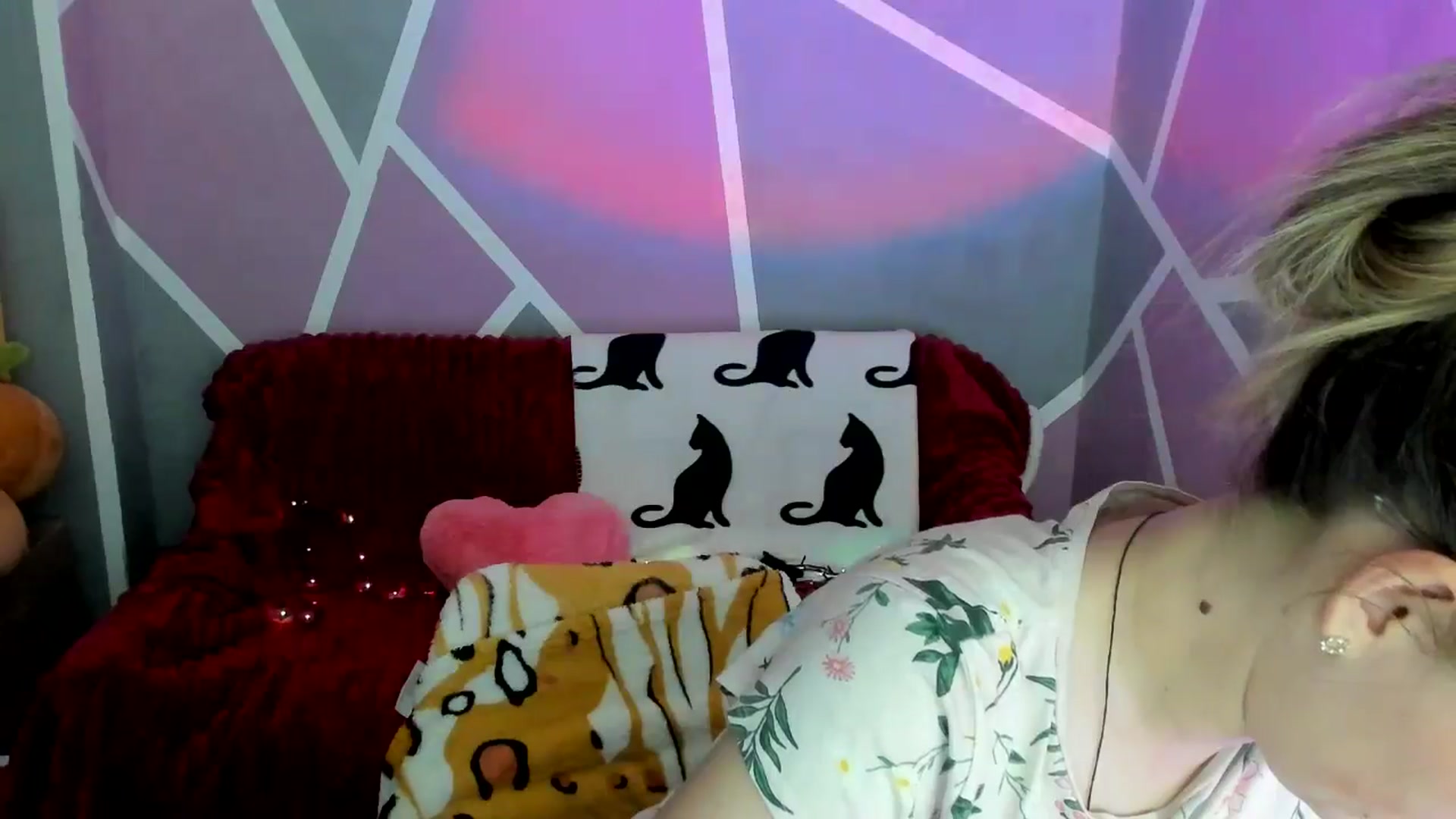 Gallery image thumbnail from Sexy_Ukr's myfreecams stream on, 06/14/2024, 17:24 image 16 of 20