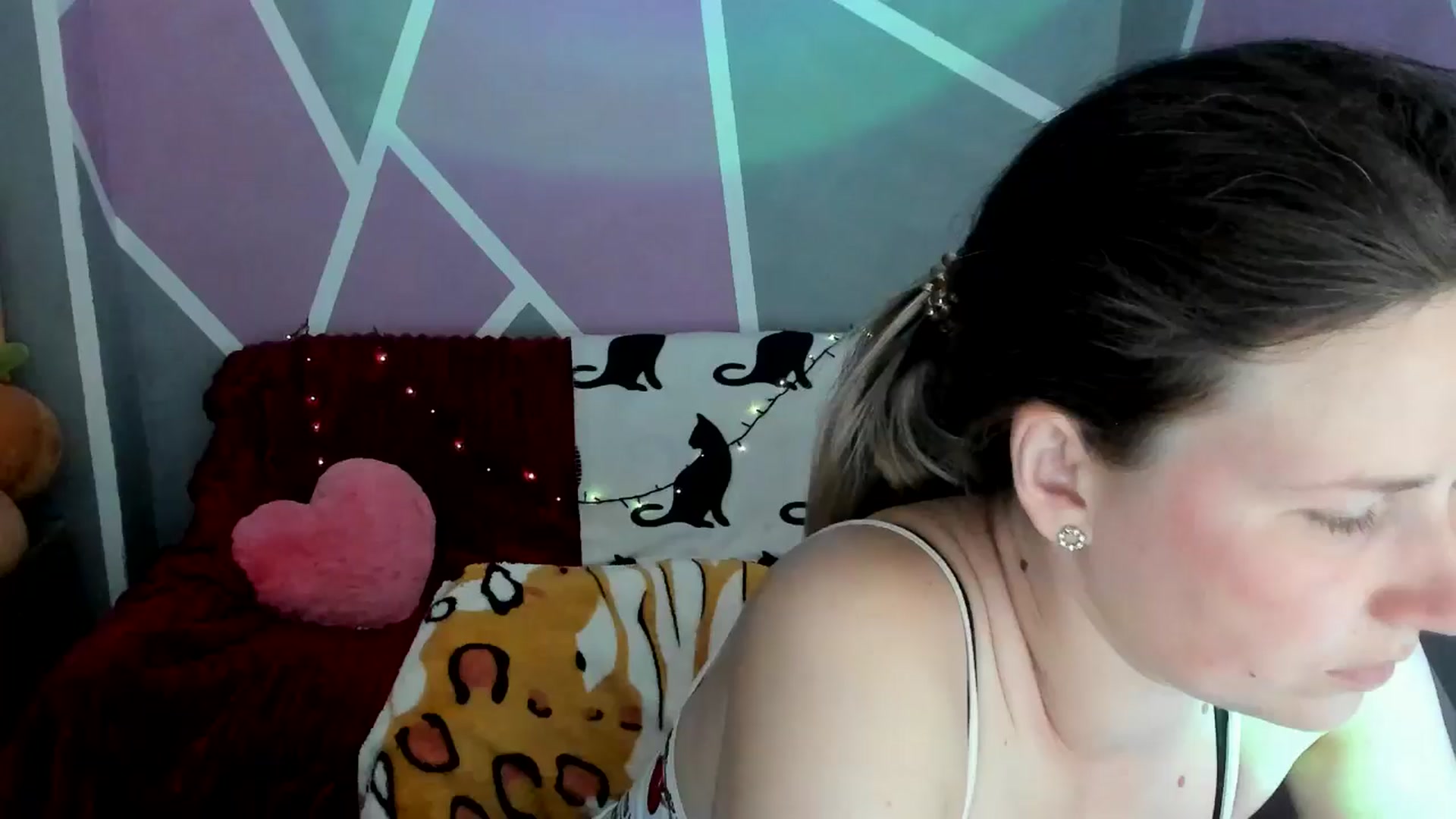 Gallery image thumbnail from Sexy_Ukr's myfreecams stream on, 06/22/2024, 18:48 image 6 of 20