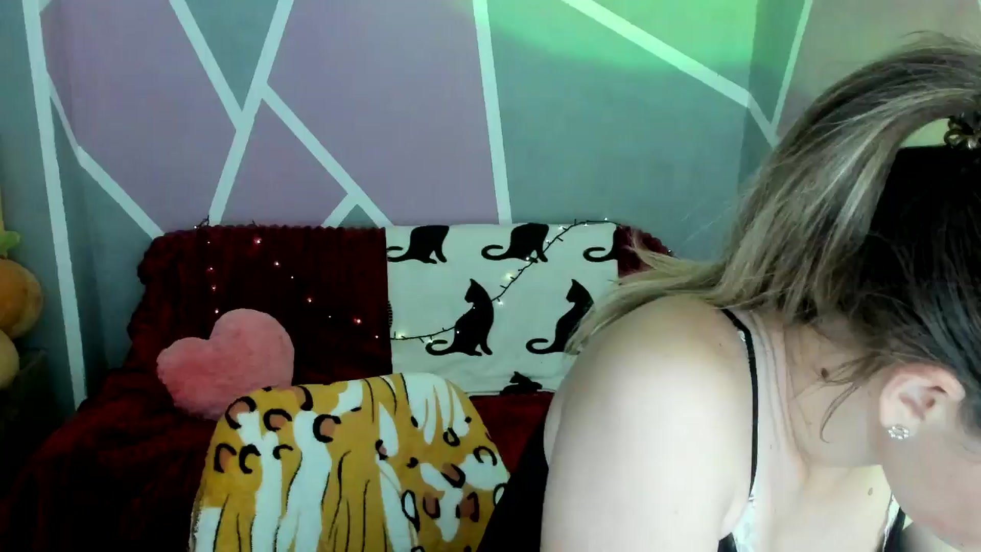 Gallery image thumbnail from Sexy_Ukr's myfreecams stream on, 06/25/2024, 18:45 image 12 of 20