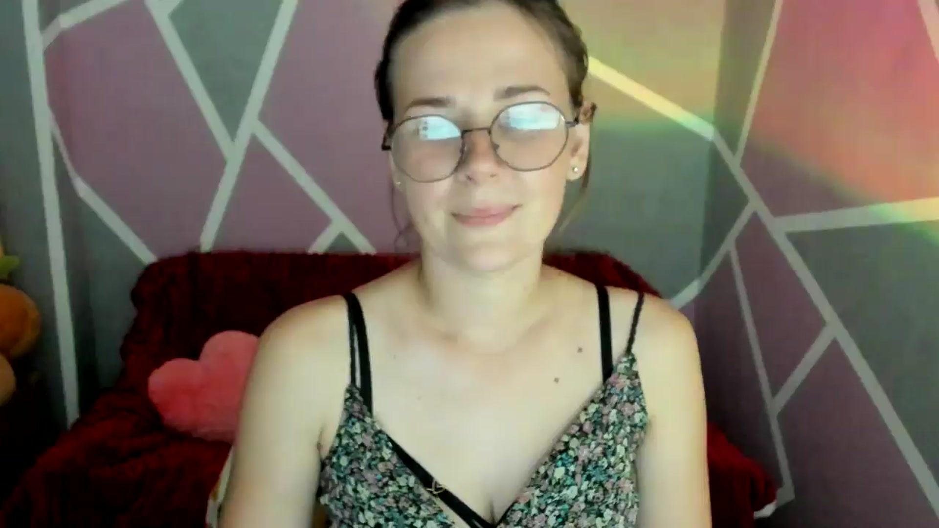 Gallery image thumbnail from Sexy_Ukr's myfreecams stream on, 07/07/2024, 16:33 image 18 of 20
