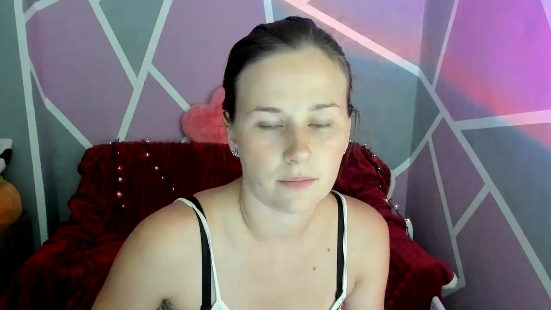 Gallery image thumbnail from Sexy_Ukr's myfreecams stream on, 08/17/2024, 18:00 image 13 of 20