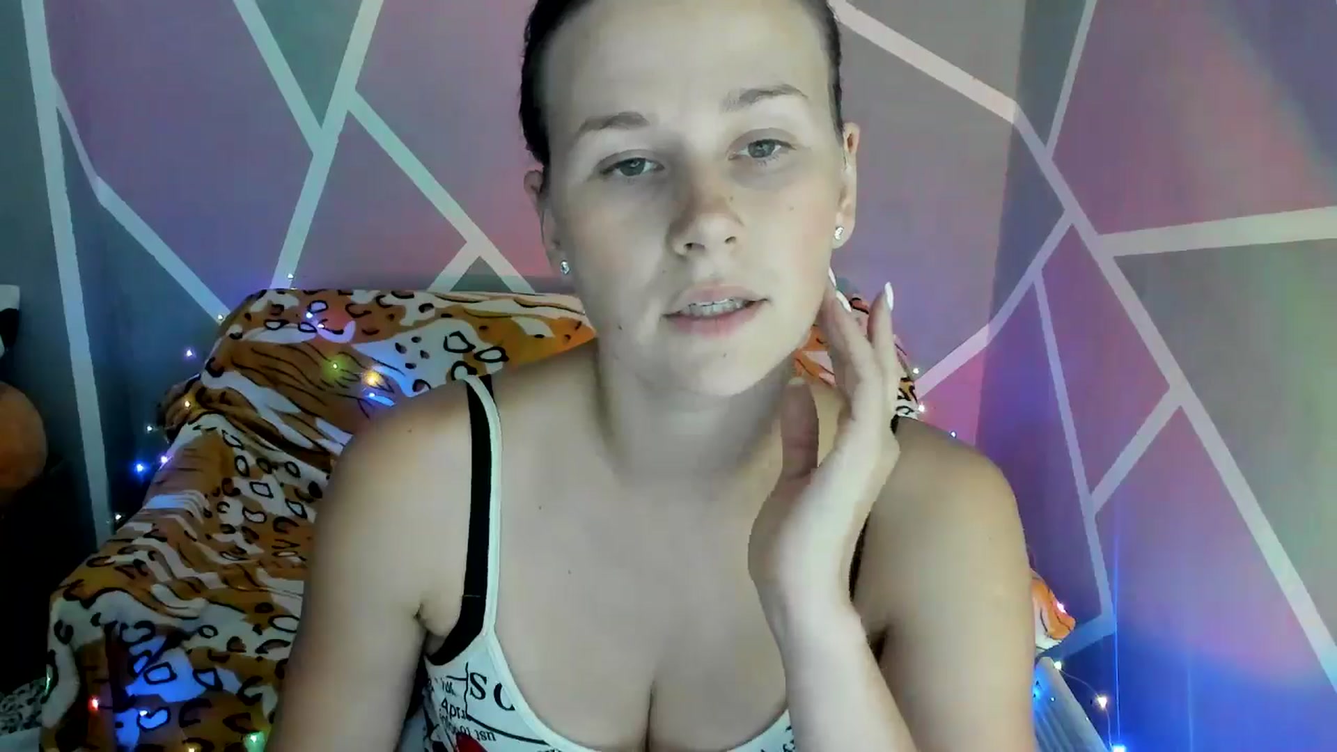 Gallery image thumbnail from Sexy_Ukr's myfreecams stream on, 09/08/2024, 16:58 image 10 of 20