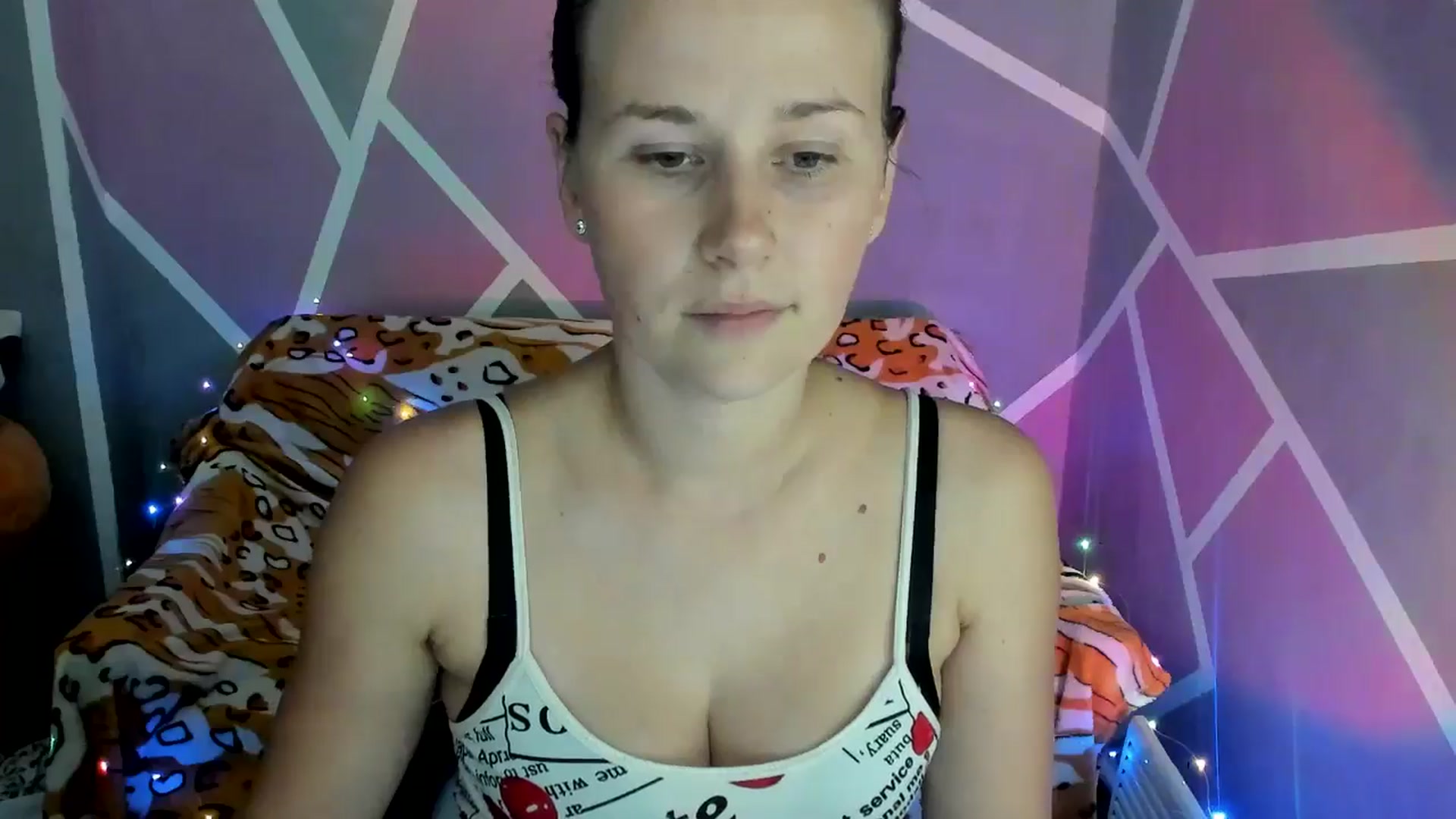 Gallery image thumbnail from Sexy_Ukr's myfreecams stream on, 09/08/2024, 16:58 image 9 of 20