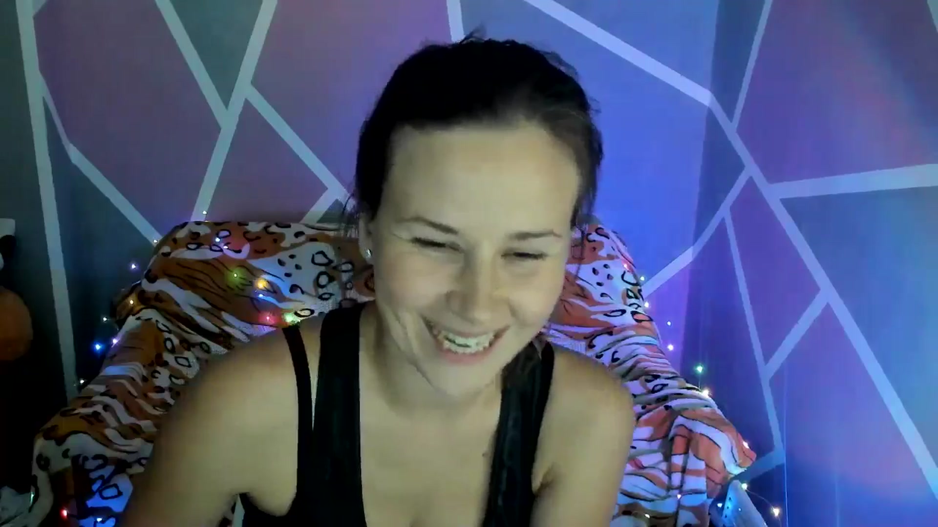 Gallery image thumbnail from Sexy_Ukr's myfreecams stream on, 09/11/2024, 16:21 image 17 of 20