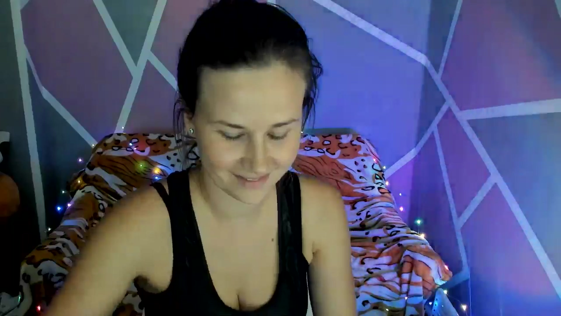 Gallery image thumbnail from Sexy_Ukr's myfreecams stream on, 09/11/2024, 17:00 image 18 of 20
