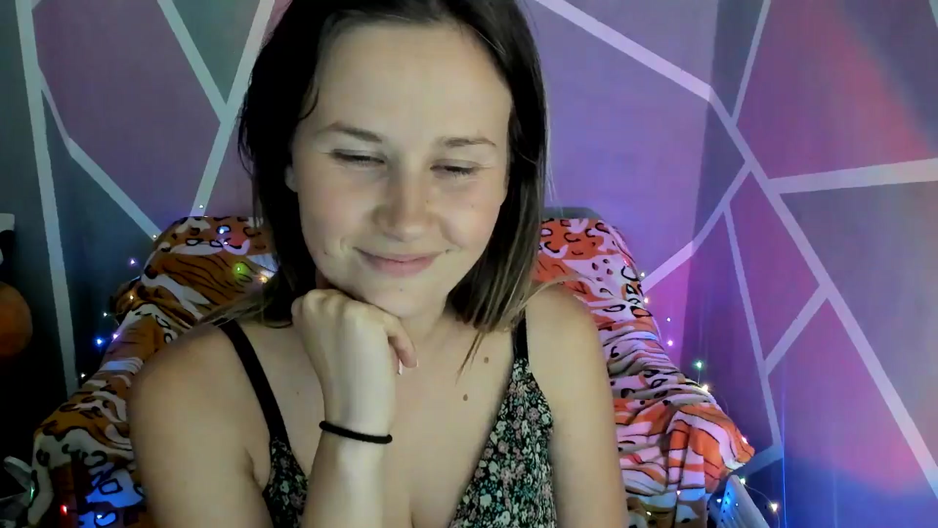 Gallery image thumbnail from Sexy_Ukr's myfreecams stream on, 09/15/2024, 16:44 image 17 of 20