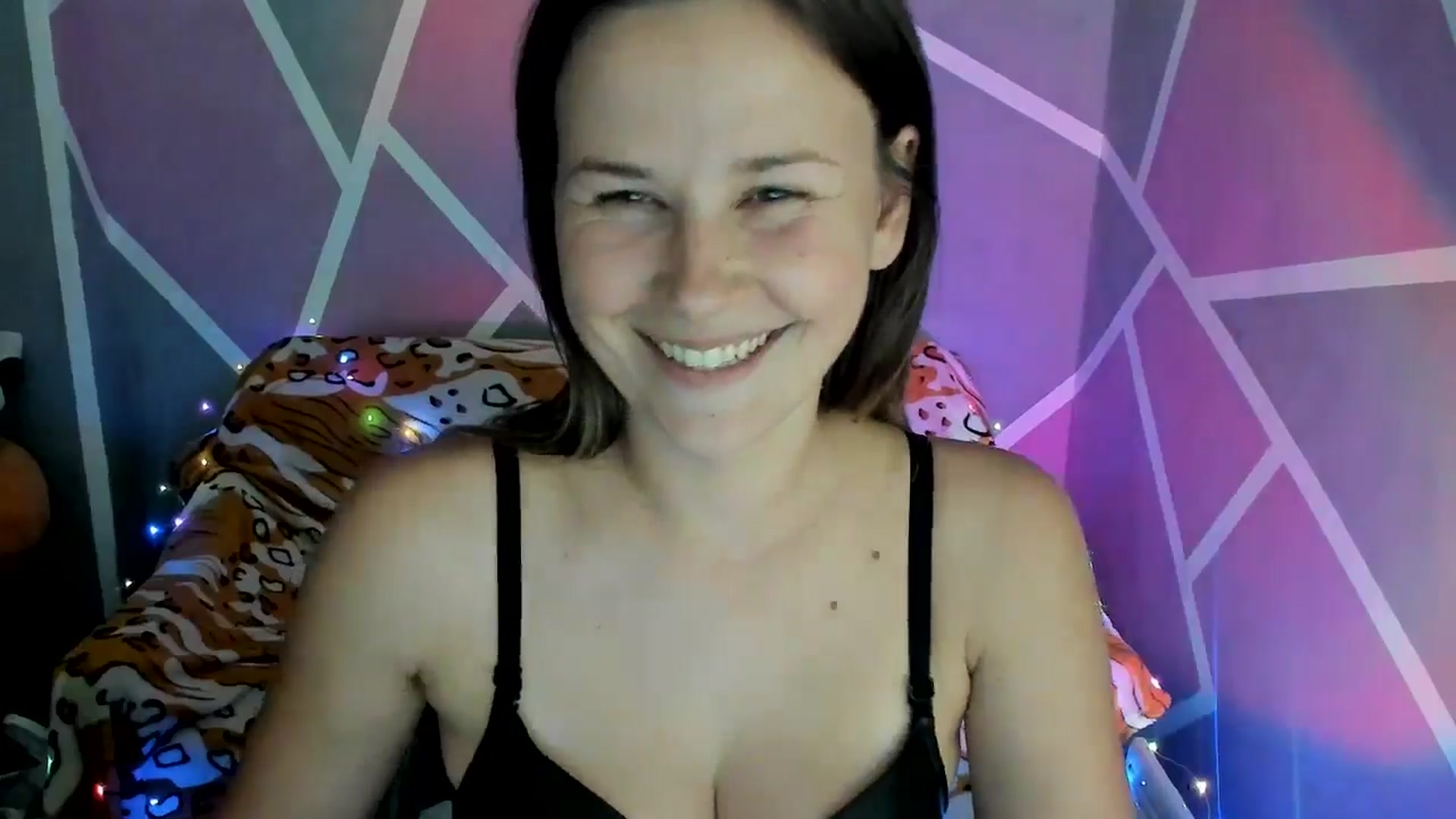 Gallery image thumbnail from Sexy_Ukr's myfreecams stream on, 09/15/2024, 17:12 image 4 of 20