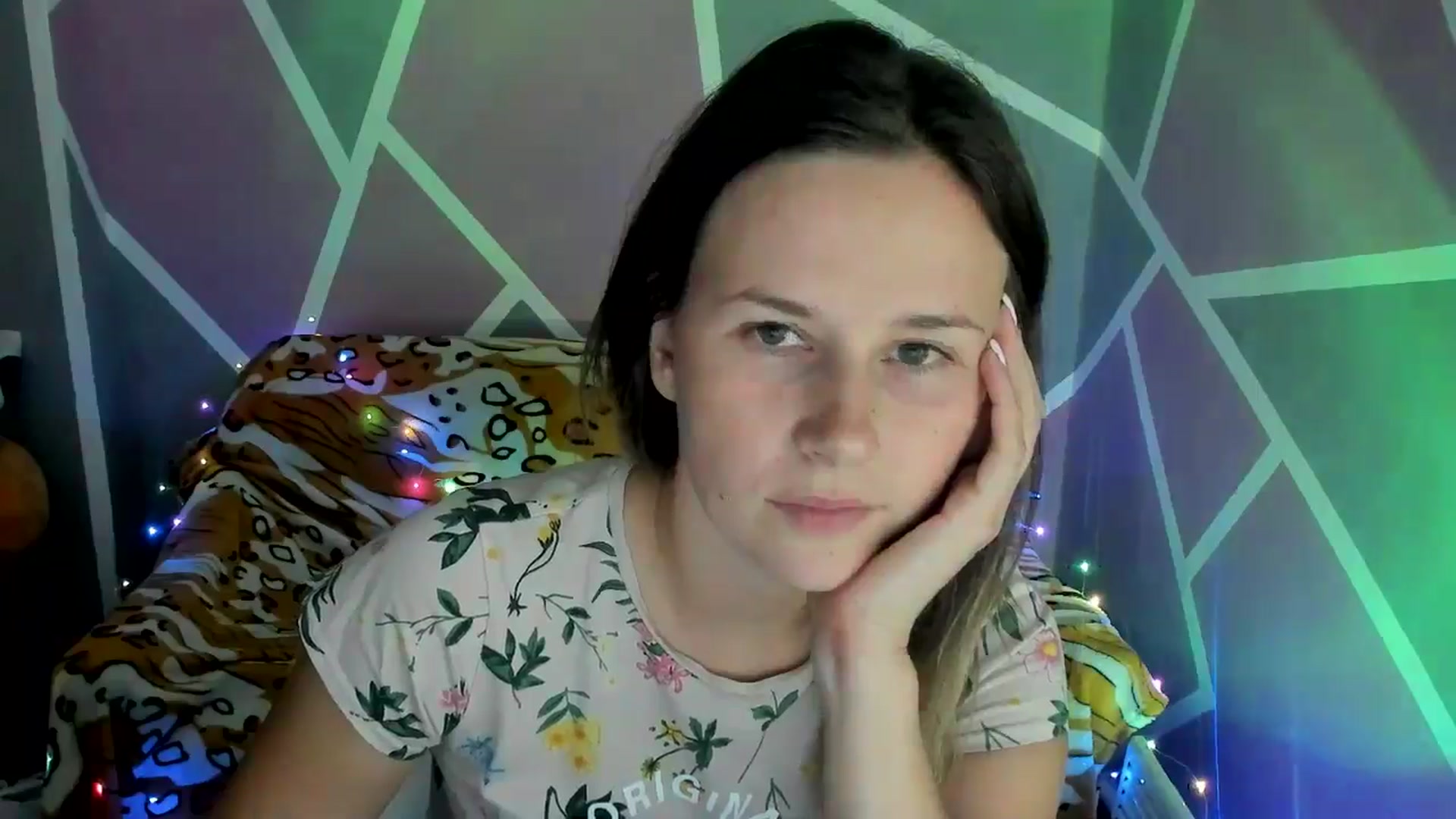 Gallery image thumbnail from Sexy_Ukr's myfreecams stream on, 09/17/2024, 17:20 image 4 of 20