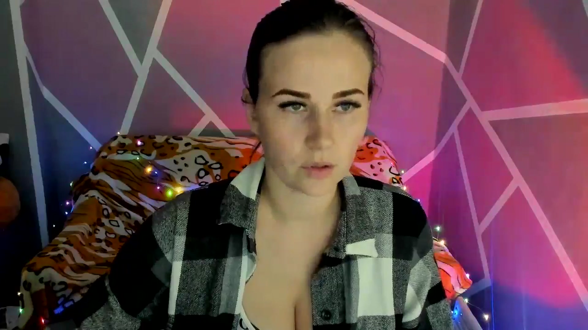 Gallery image thumbnail from Sexy_Ukr's myfreecams stream on, 09/20/2024, 17:19 image 12 of 20