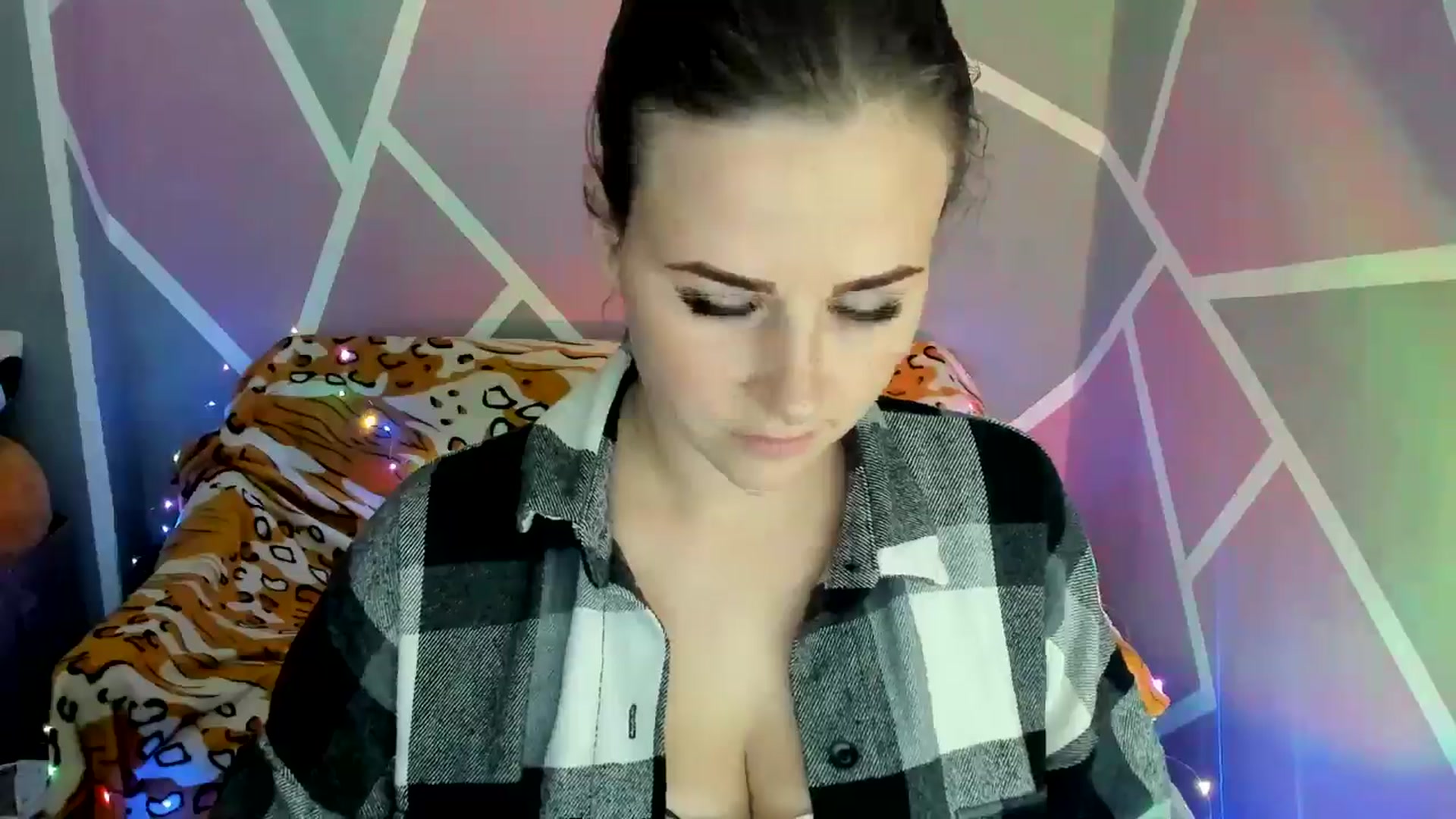 Gallery image thumbnail from Sexy_Ukr's myfreecams stream on, 09/20/2024, 17:19 image 15 of 20