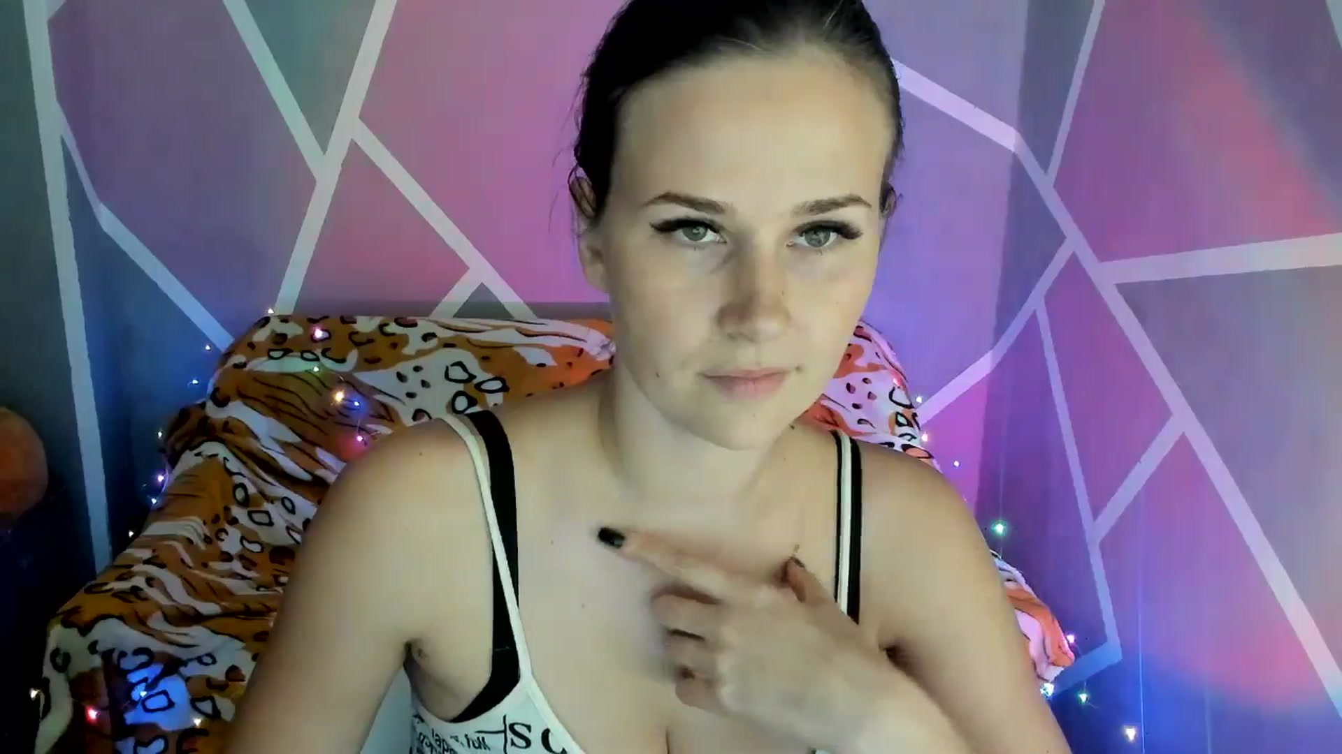 Gallery image thumbnail from Sexy_Ukr's myfreecams stream on, 09/29/2024, 15:45 image 10 of 20