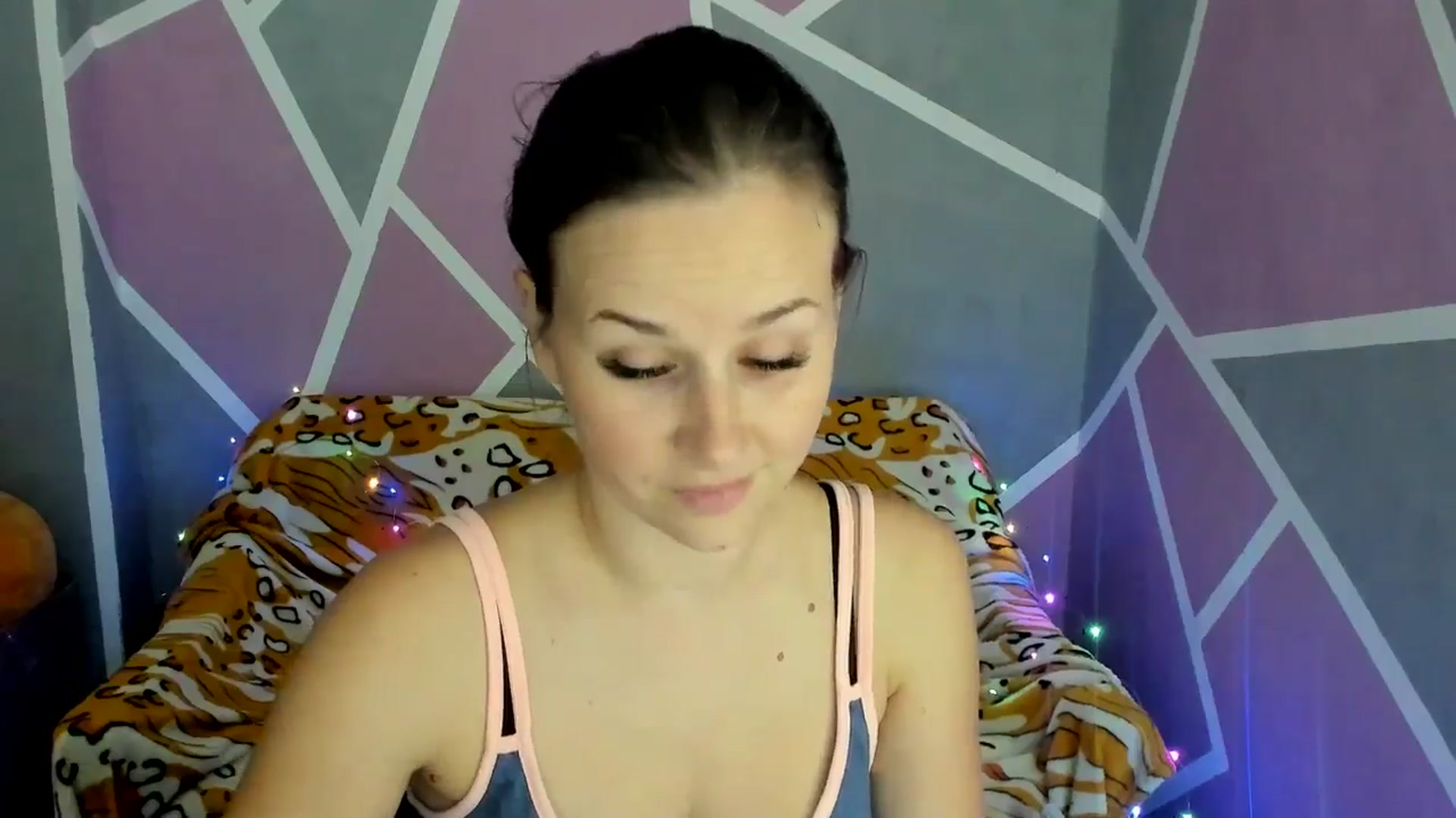 Gallery image thumbnail from Sexy_Ukr's myfreecams stream on, 10/08/2024, 15:43 image 11 of 20