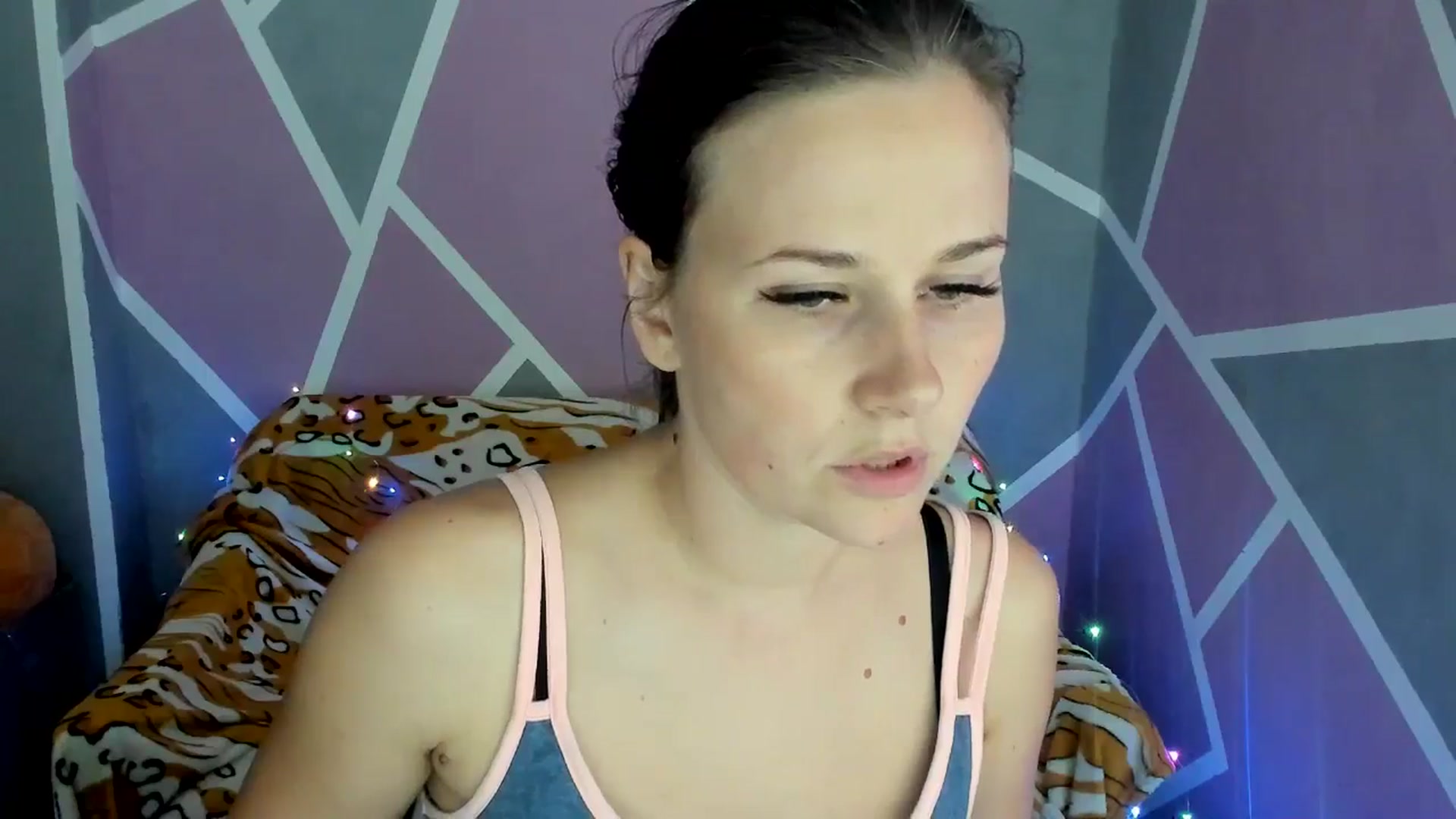 Gallery image thumbnail from Sexy_Ukr's myfreecams stream on, 10/08/2024, 15:43 image 4 of 20