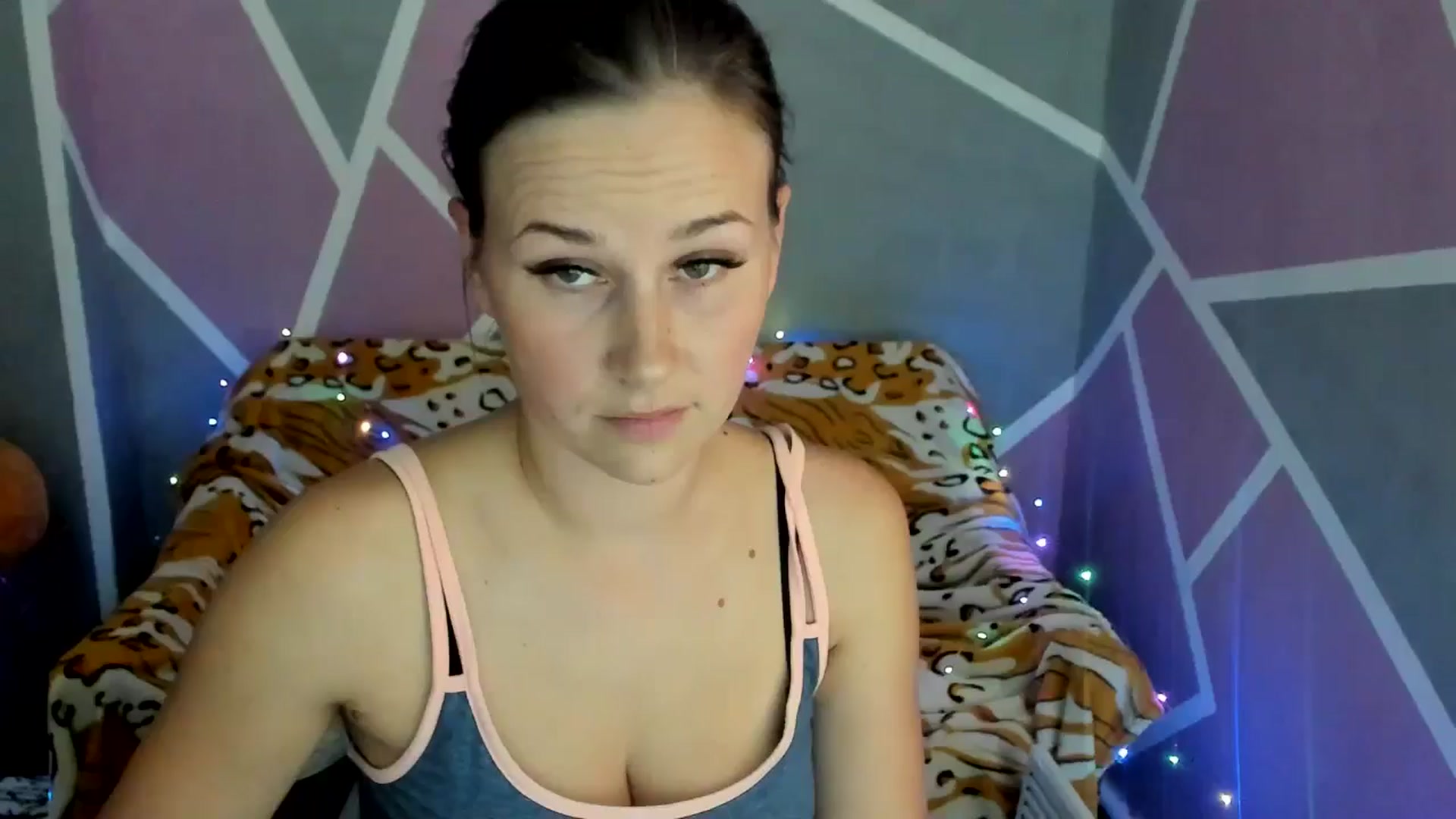 Gallery image thumbnail from Sexy_Ukr's myfreecams stream on, 10/08/2024, 16:59 image 17 of 20