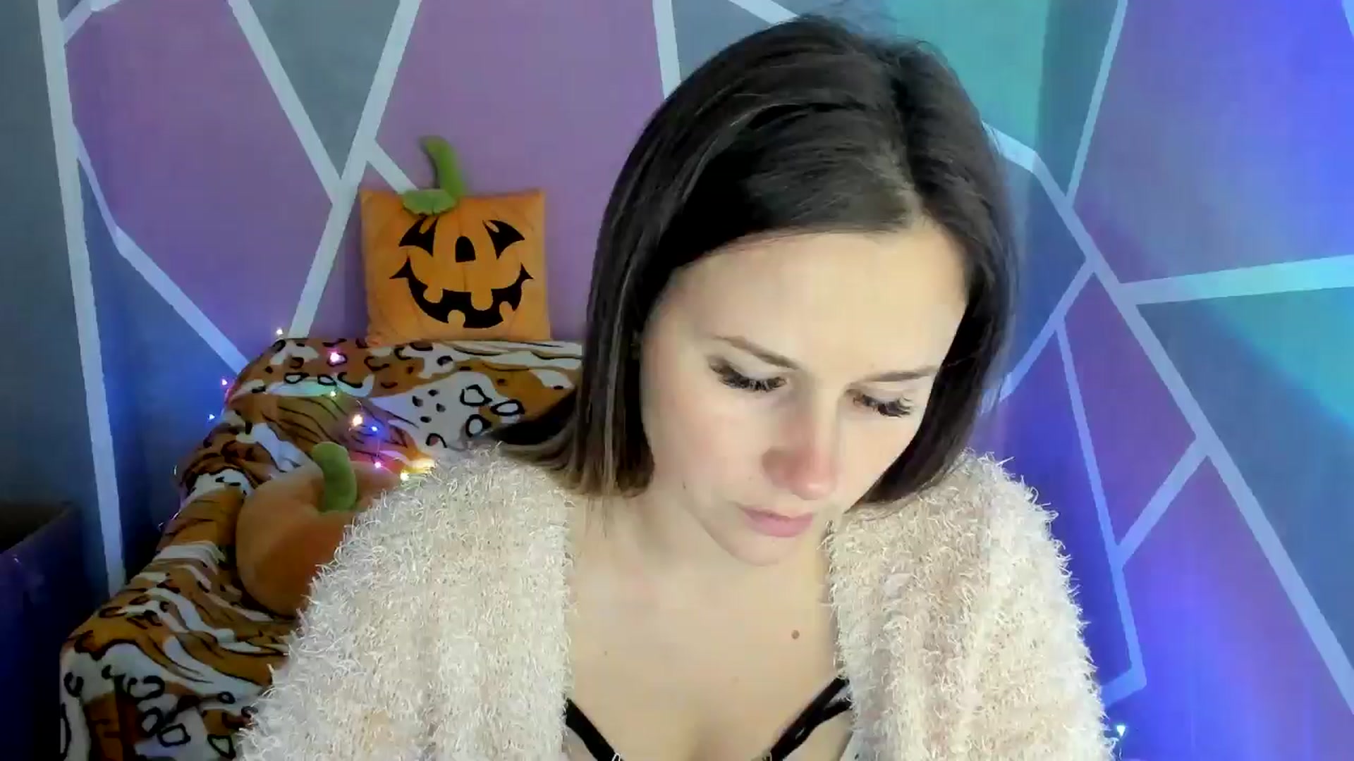 Gallery image thumbnail from Sexy_Ukr's myfreecams stream on, 10/20/2024, 17:36 image 1 of 20