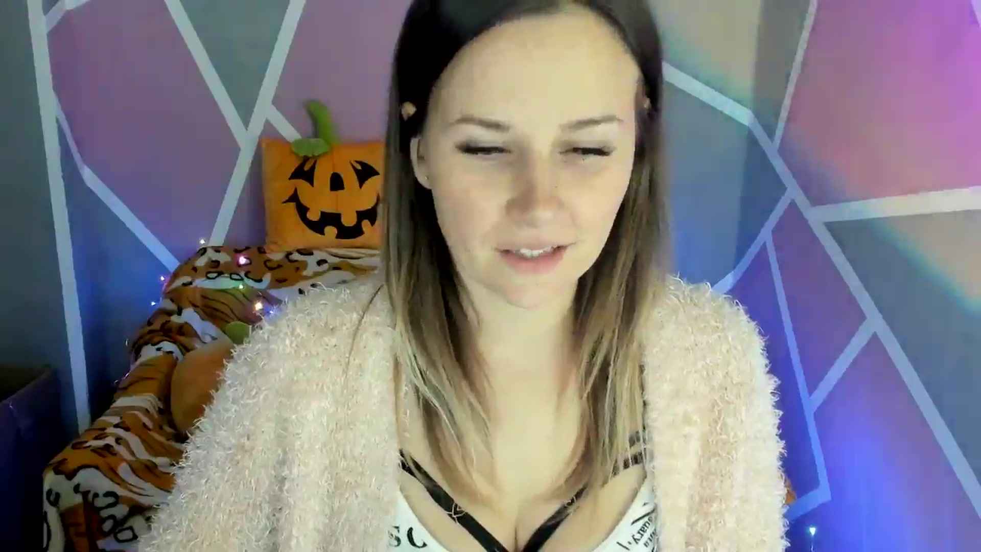Gallery image thumbnail from Sexy_Ukr's myfreecams stream on, 10/20/2024, 17:36 image 9 of 20