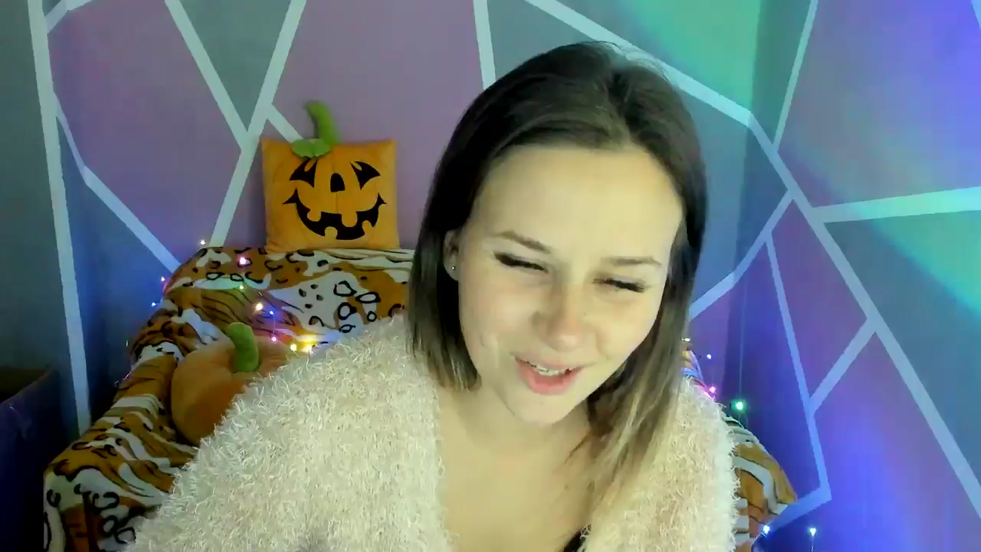 Gallery image thumbnail from Sexy_Ukr's myfreecams stream on, 10/20/2024, 17:36 image 15 of 20
